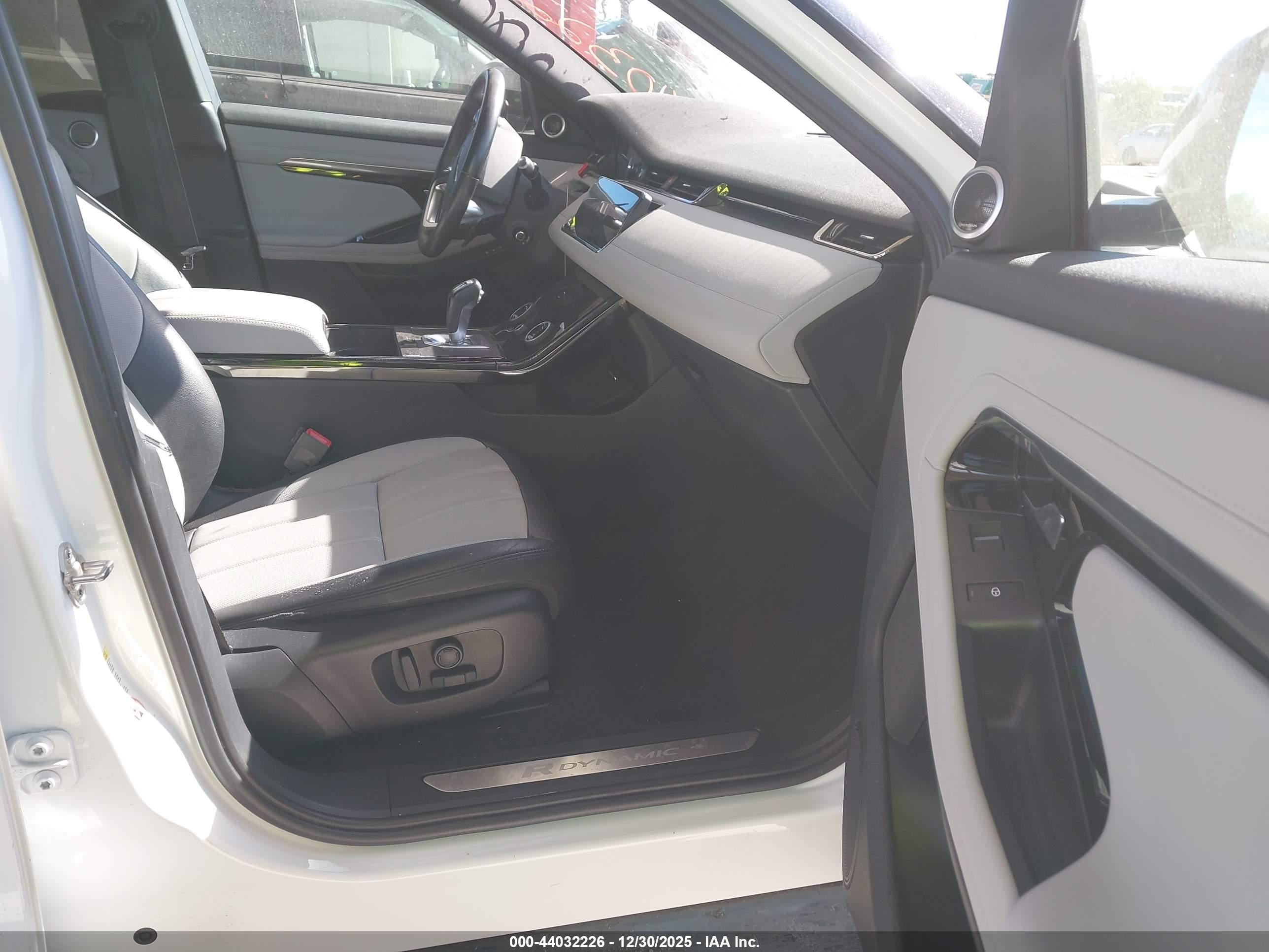 LAND ROVER image 5