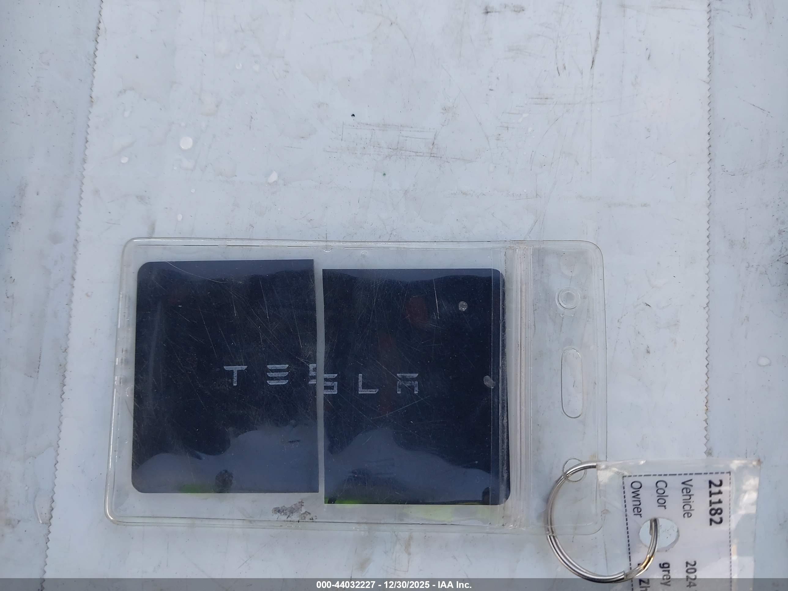 TESLA MODEL image 11