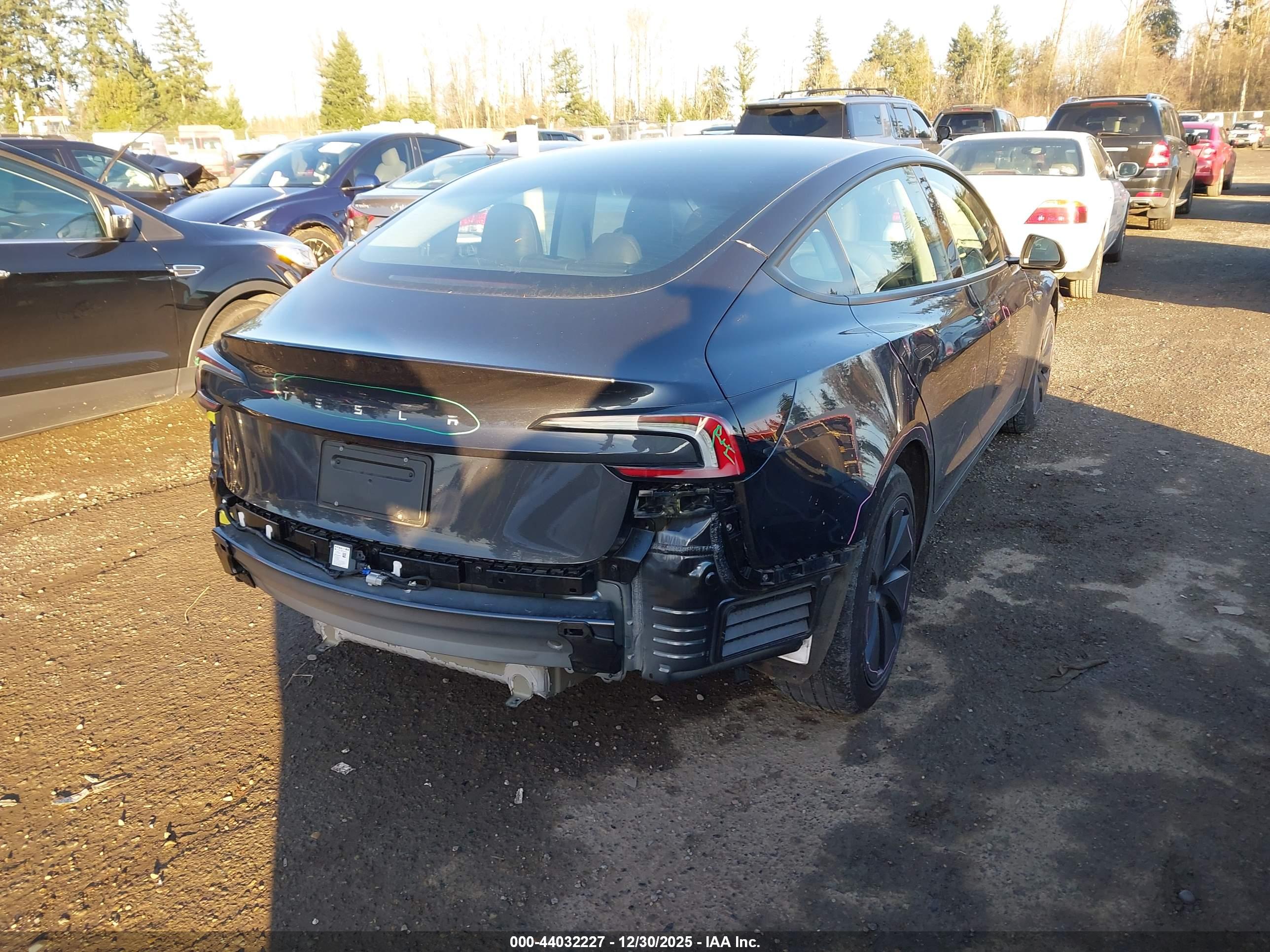 TESLA MODEL image 4