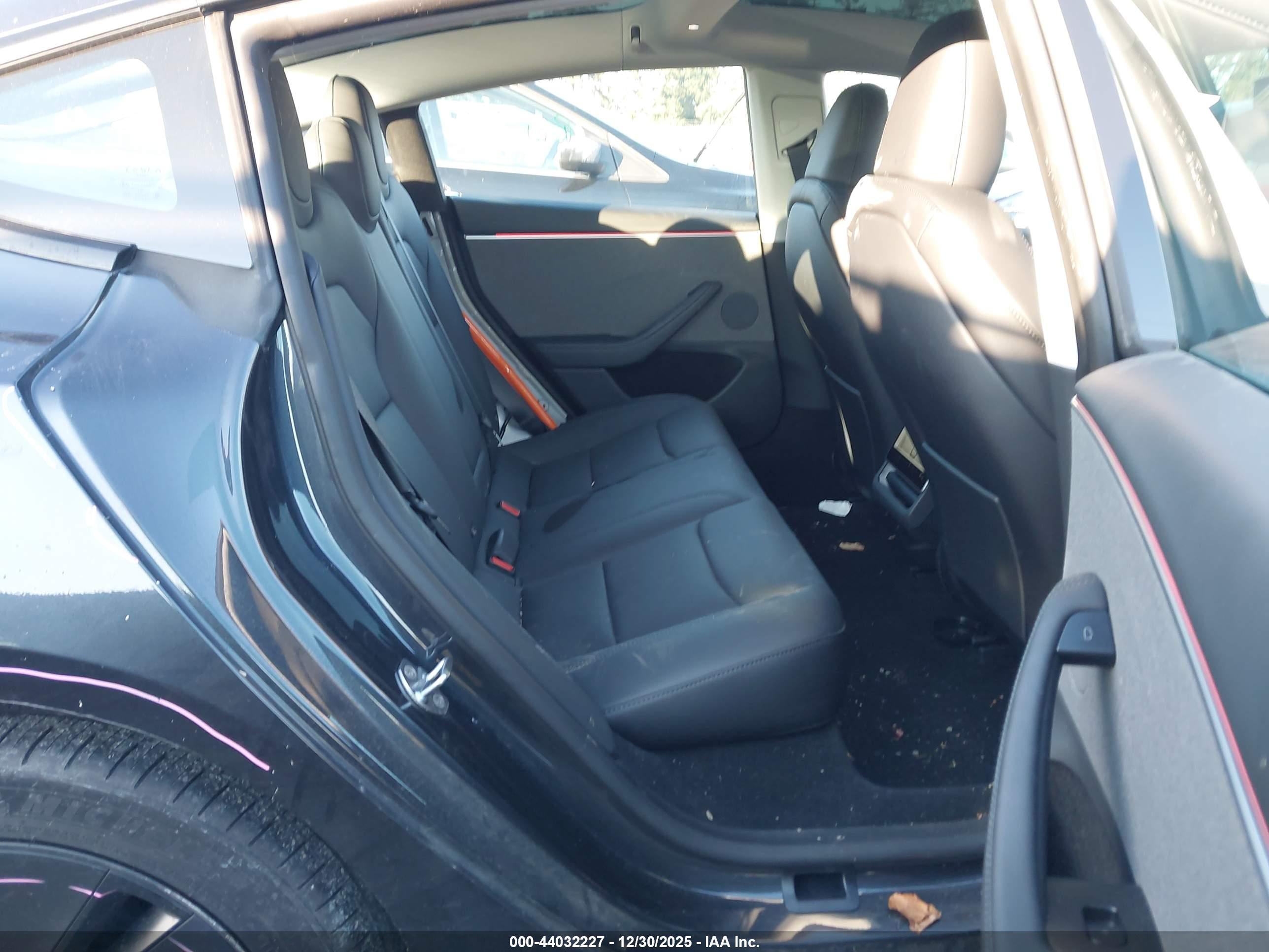 TESLA MODEL image 8