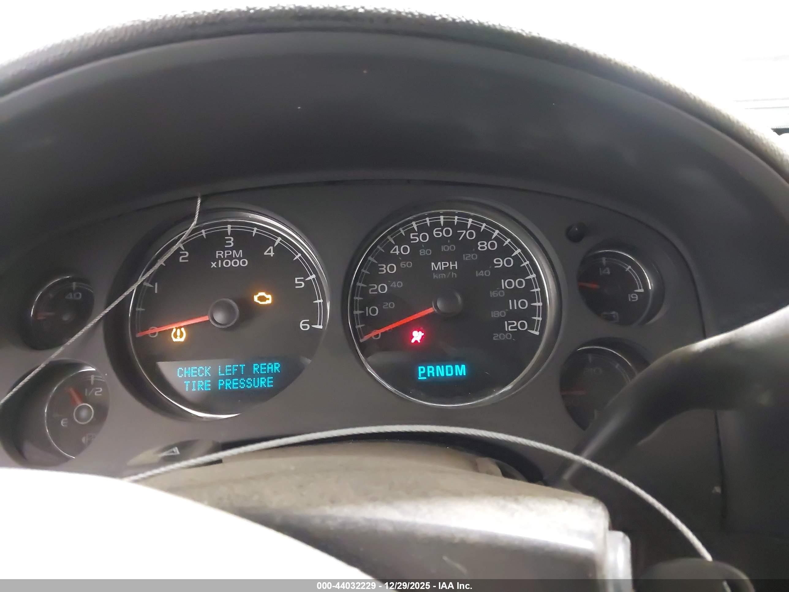 CHEVROLET SILVERADO image 7