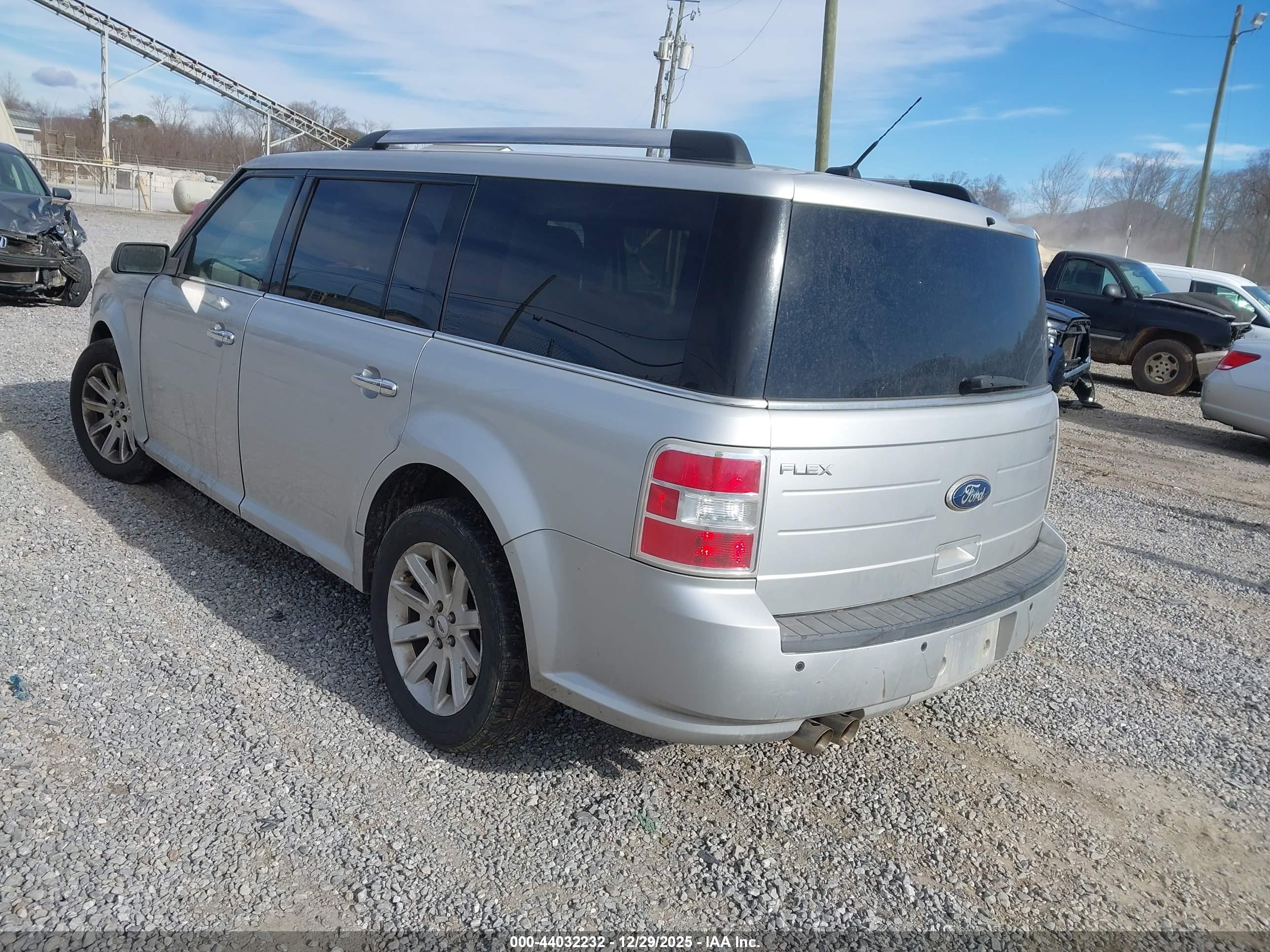 FORD FLEX image 3