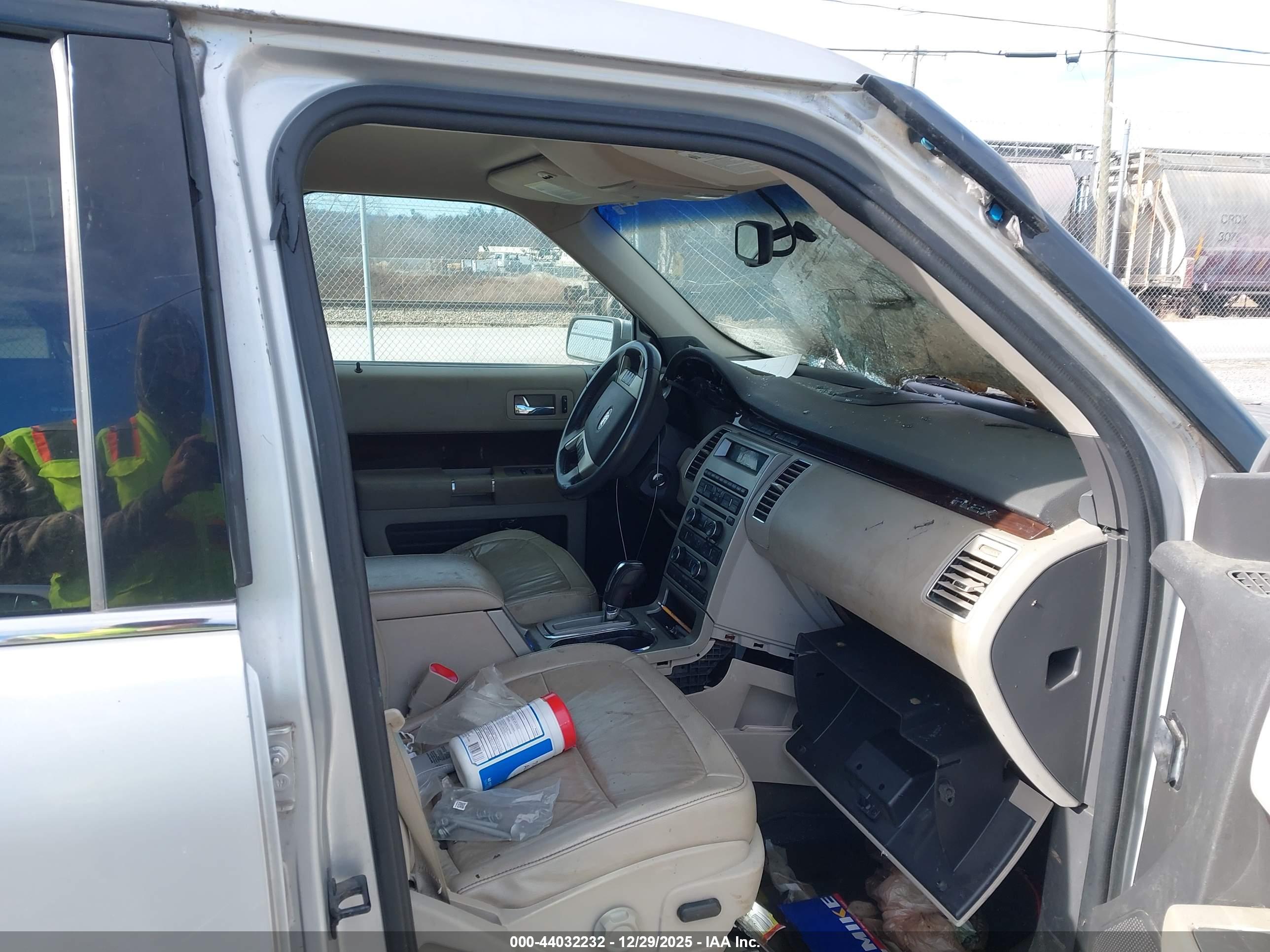 FORD FLEX image 5
