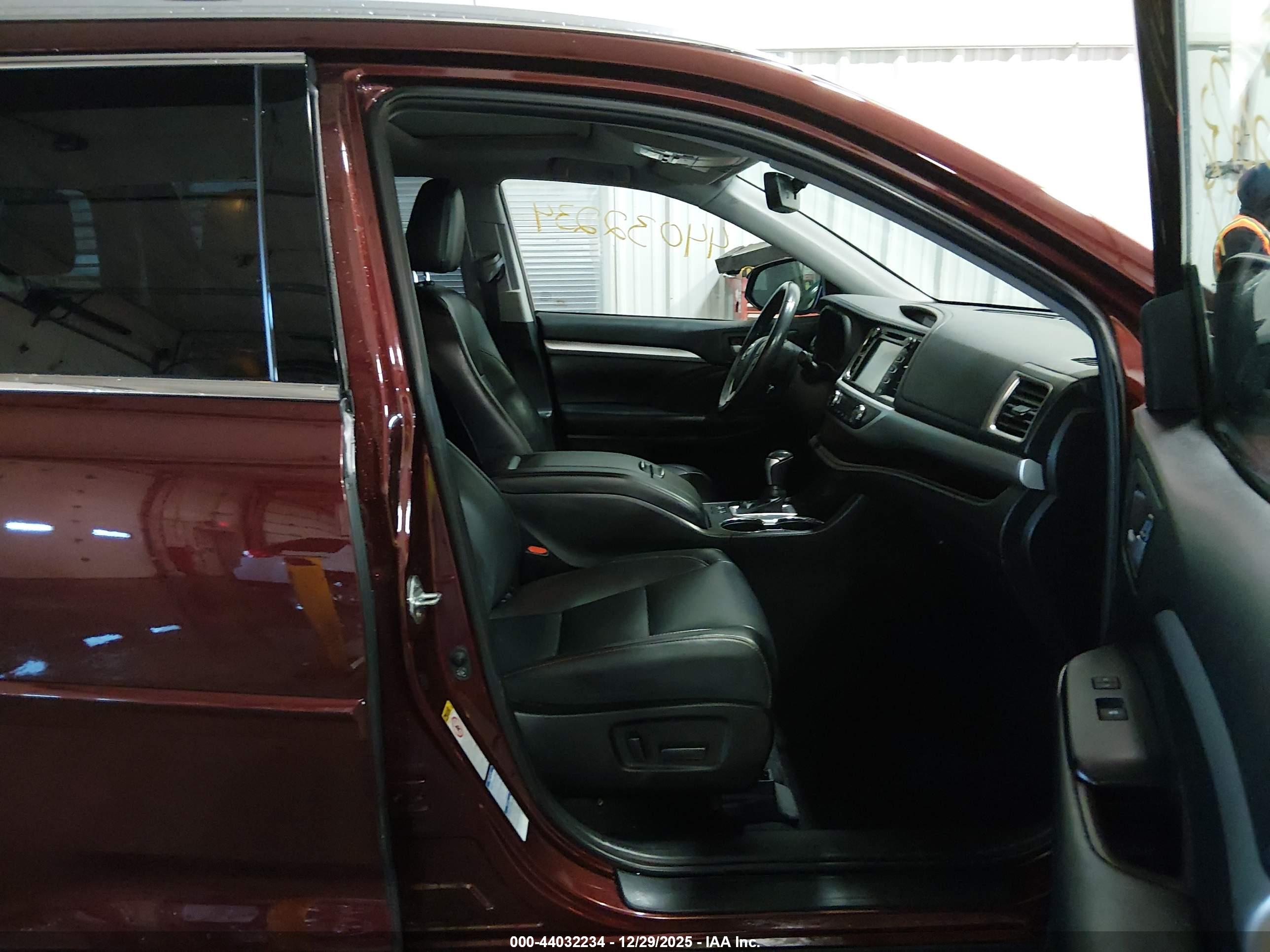 TOYOTA HIGHLANDER image 5