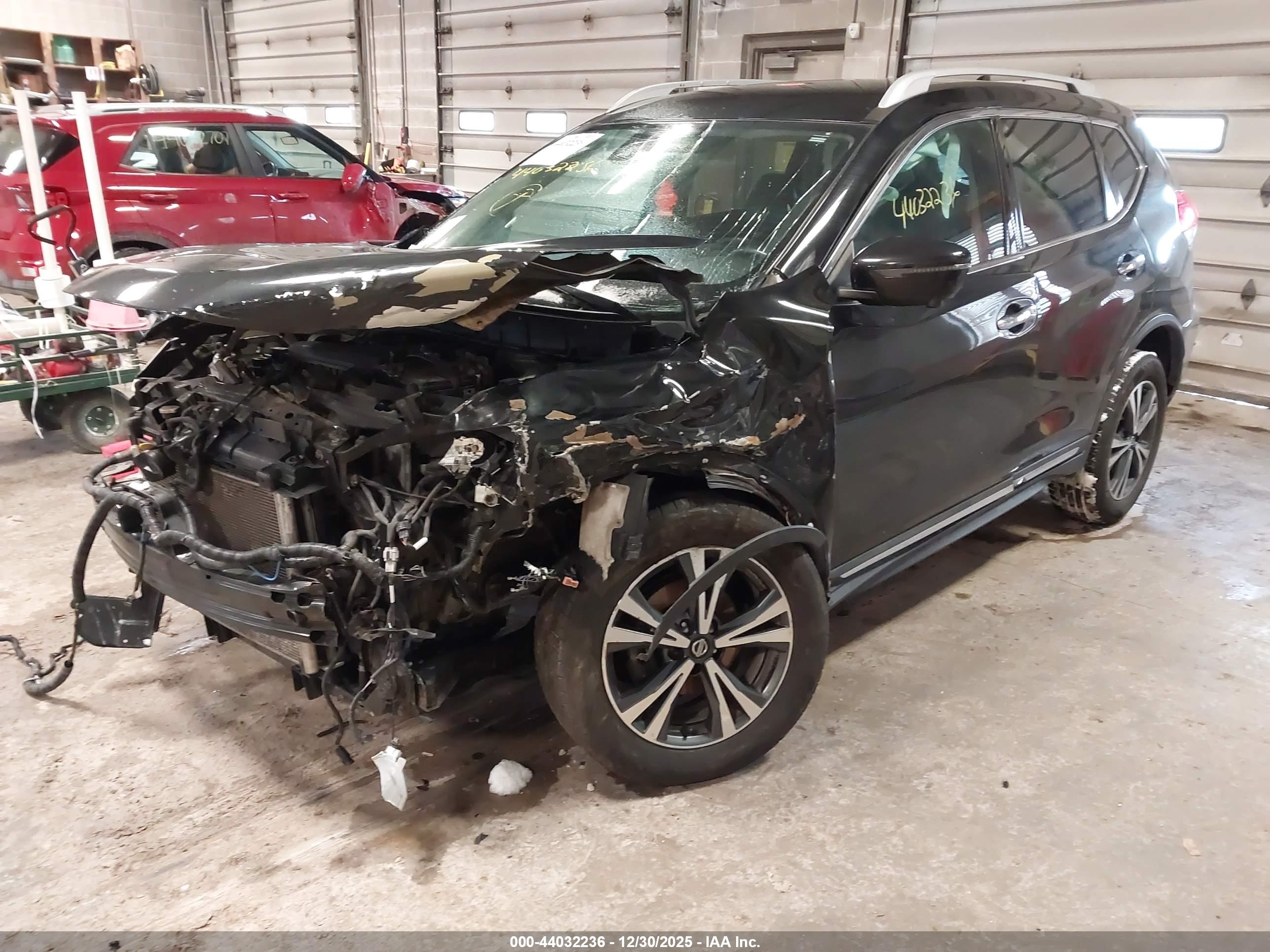 NISSAN ROGUE image 2