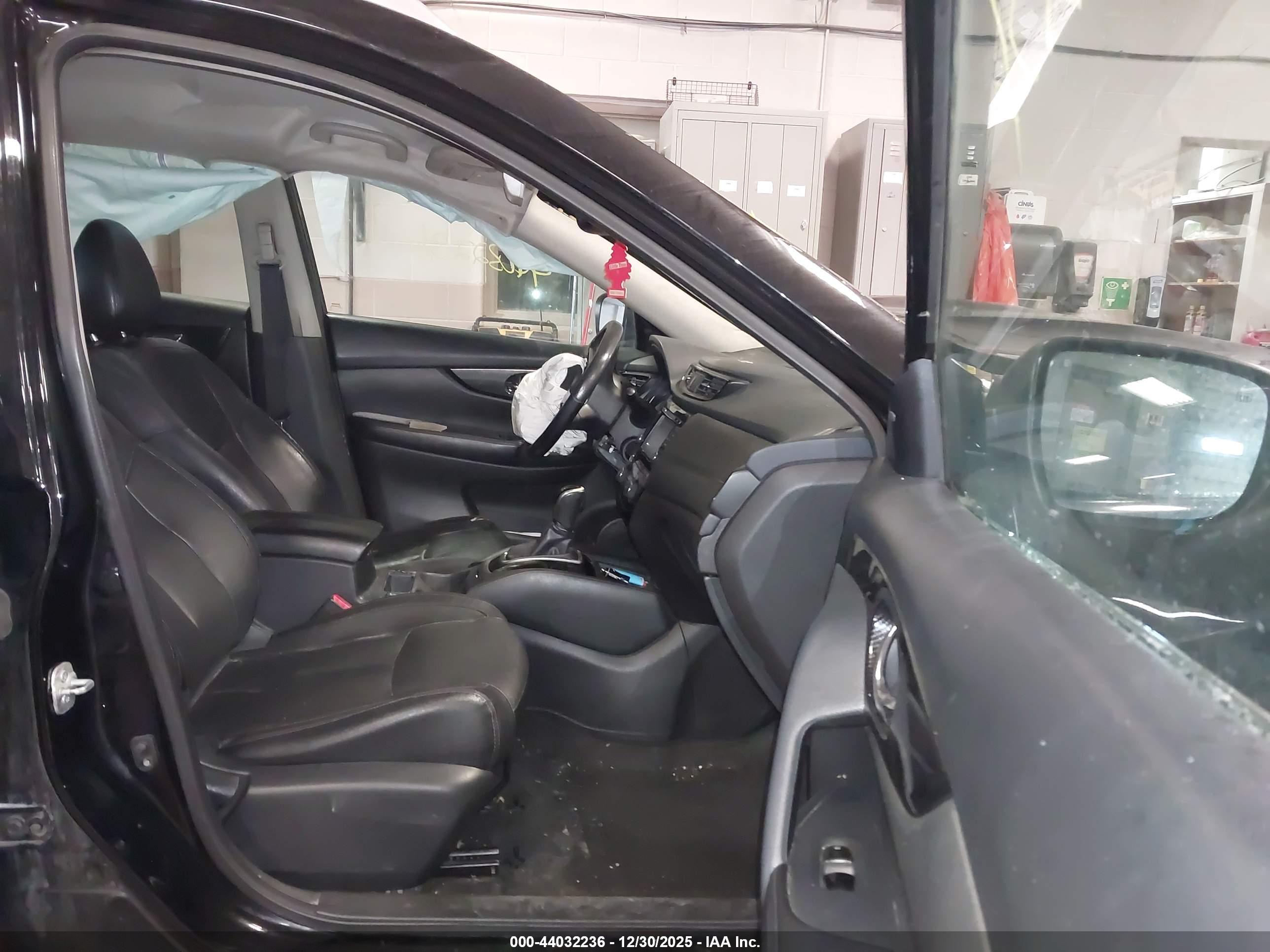 NISSAN ROGUE image 5