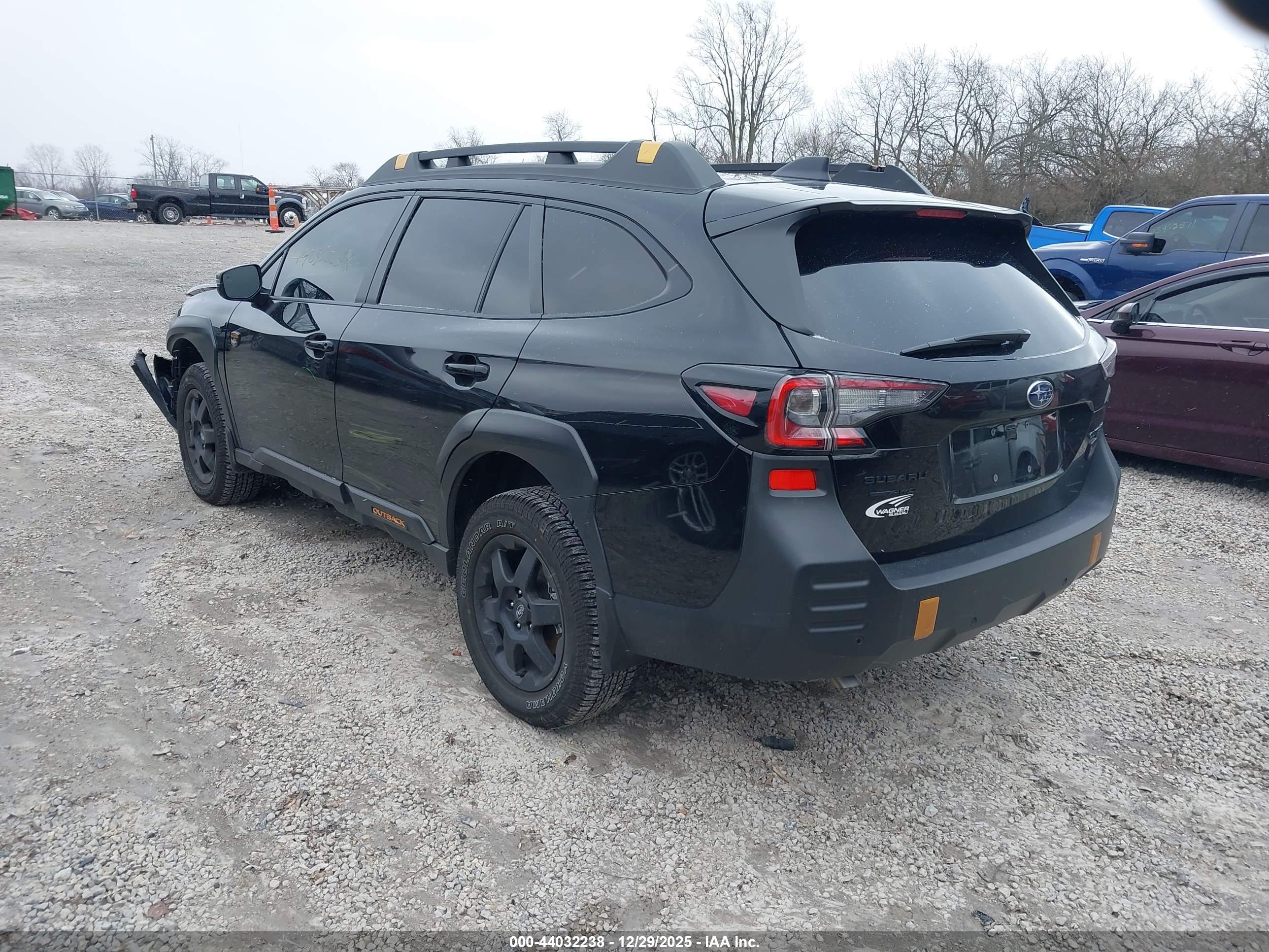 SUBARU OUTBACK image 3