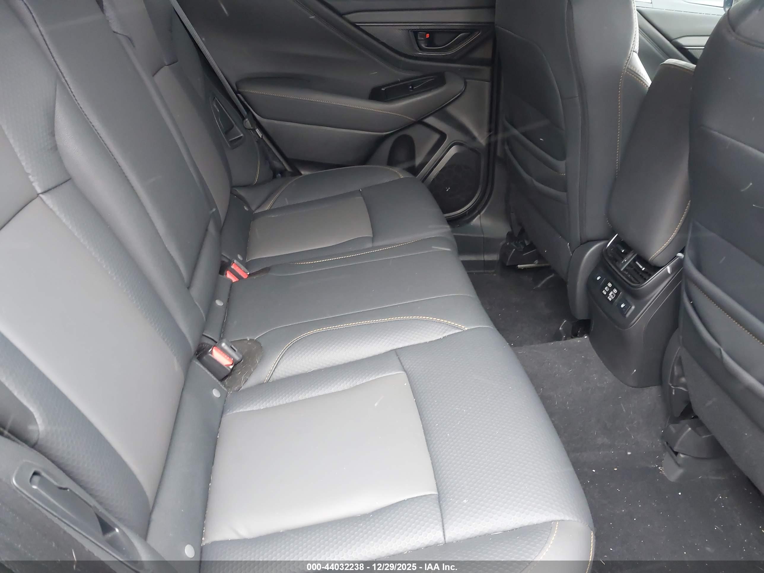 SUBARU OUTBACK image 8