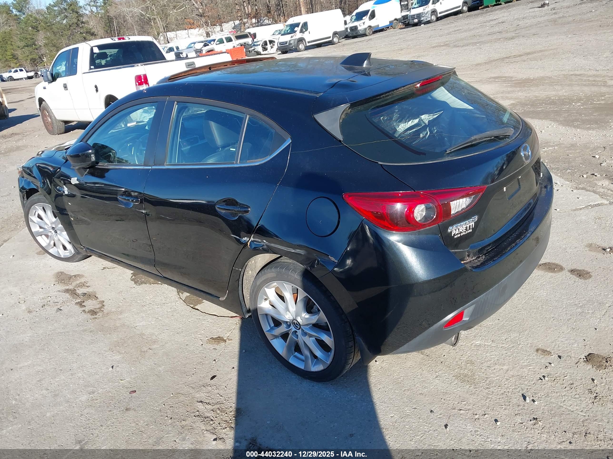 MAZDA MAZDA3 image 3