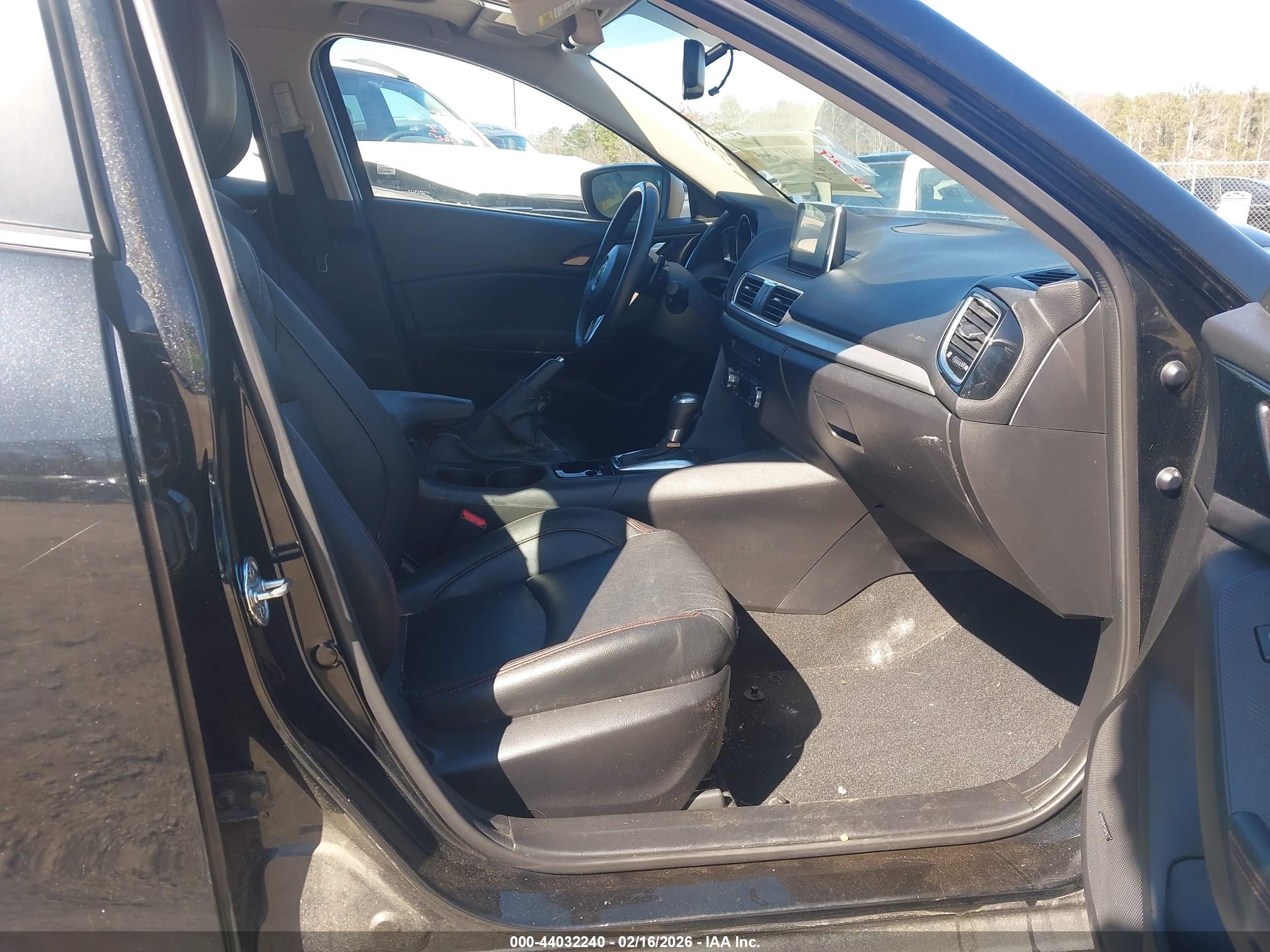 MAZDA MAZDA3 image 5