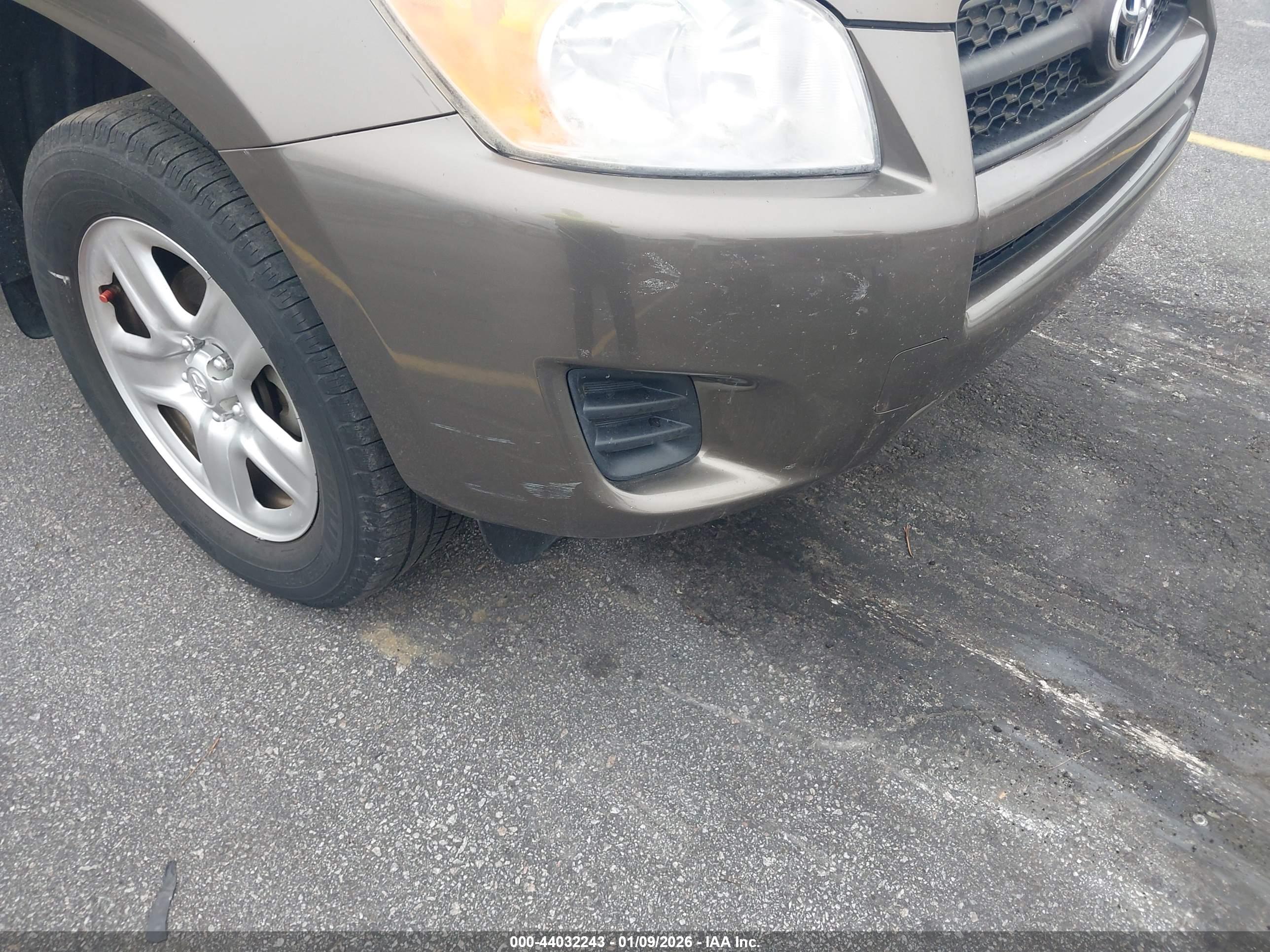 TOYOTA RAV4 image 6