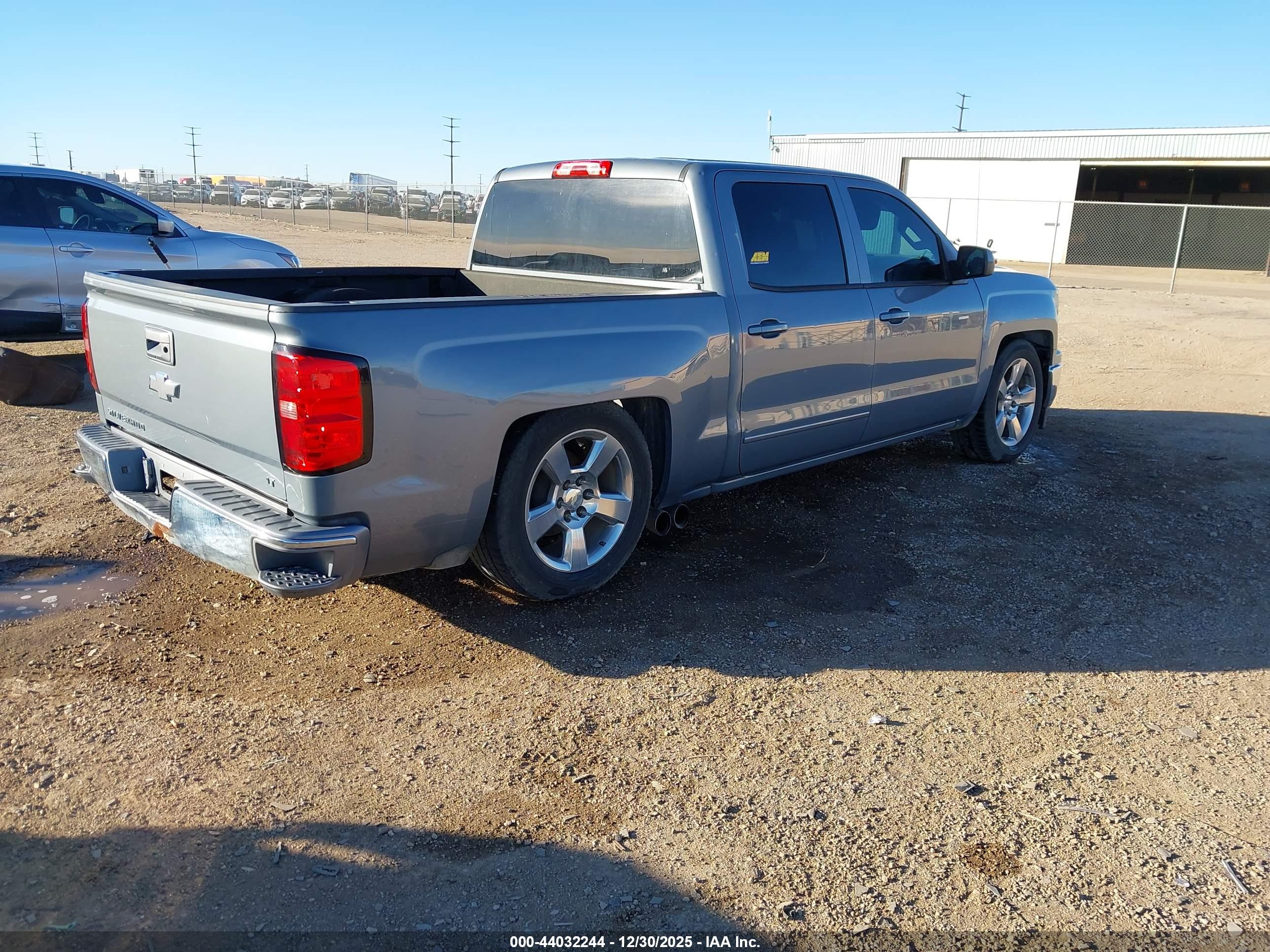 CHEVROLET SILVERADO image 4
