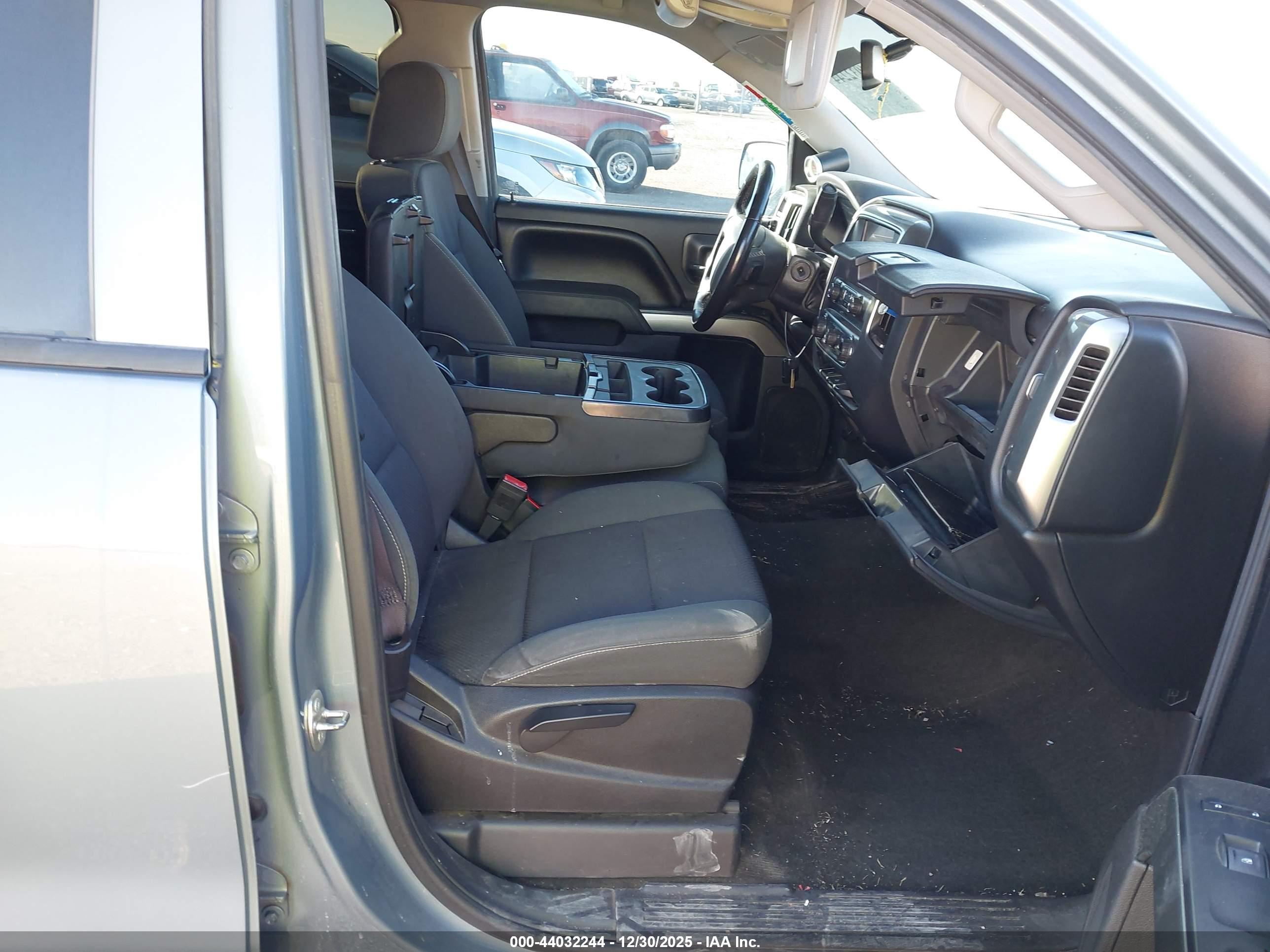CHEVROLET SILVERADO image 5