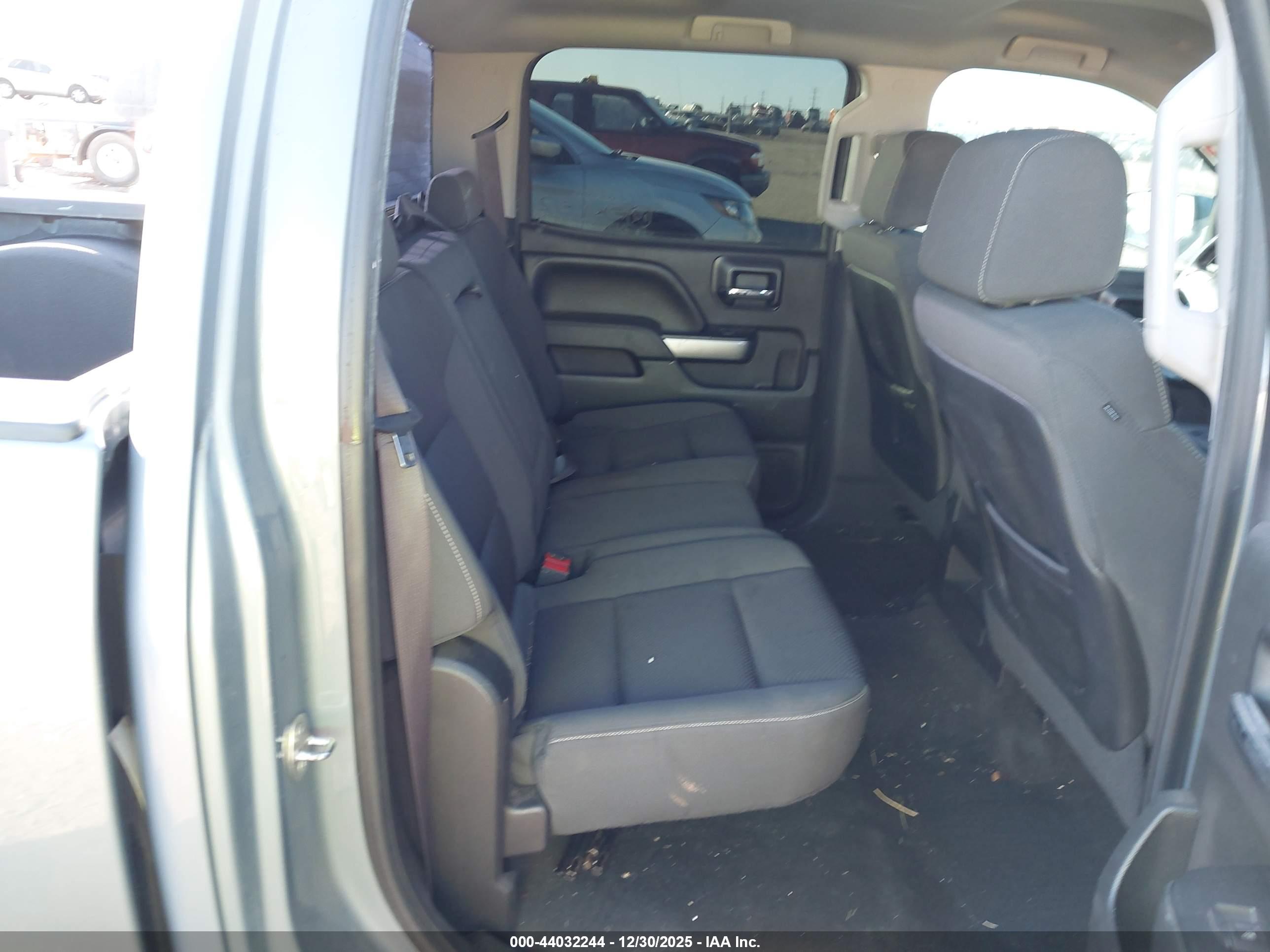 CHEVROLET SILVERADO image 8