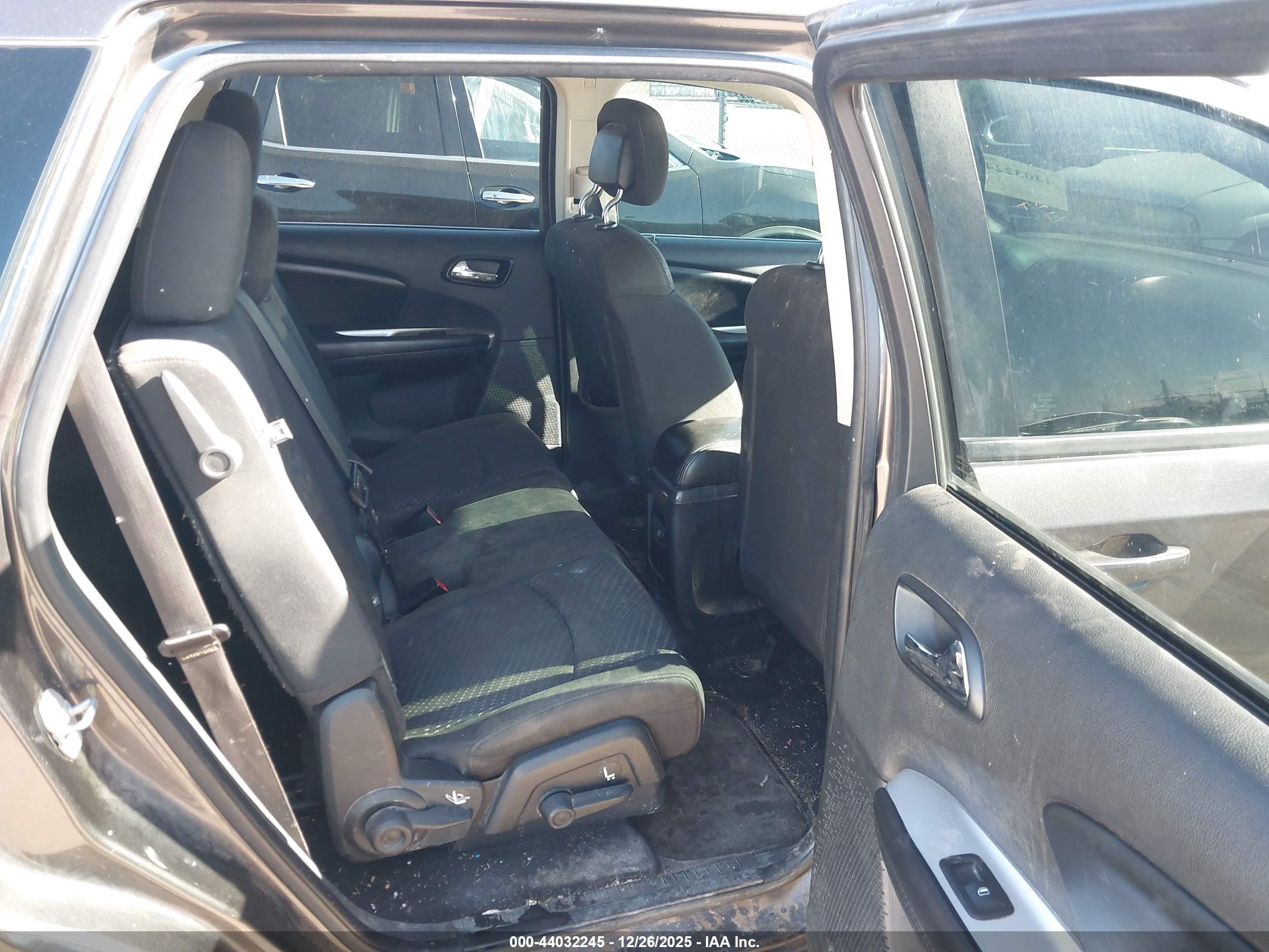 DODGE JOURNEY image 8