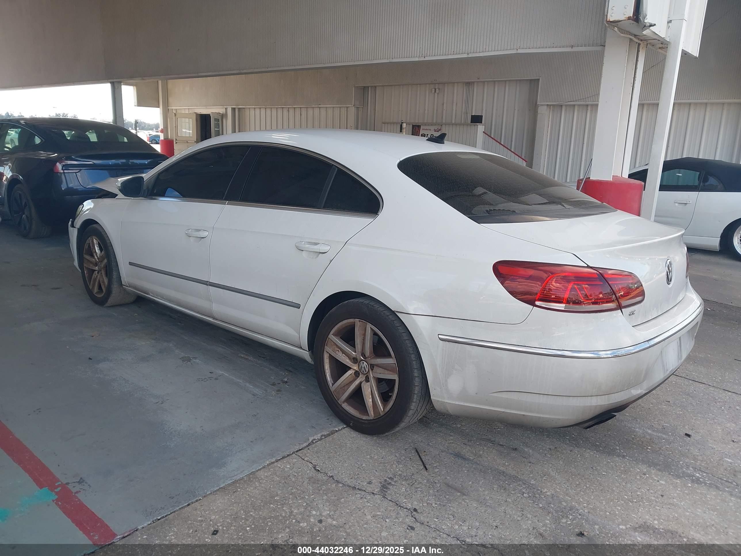 VOLKSWAGEN CC image 3