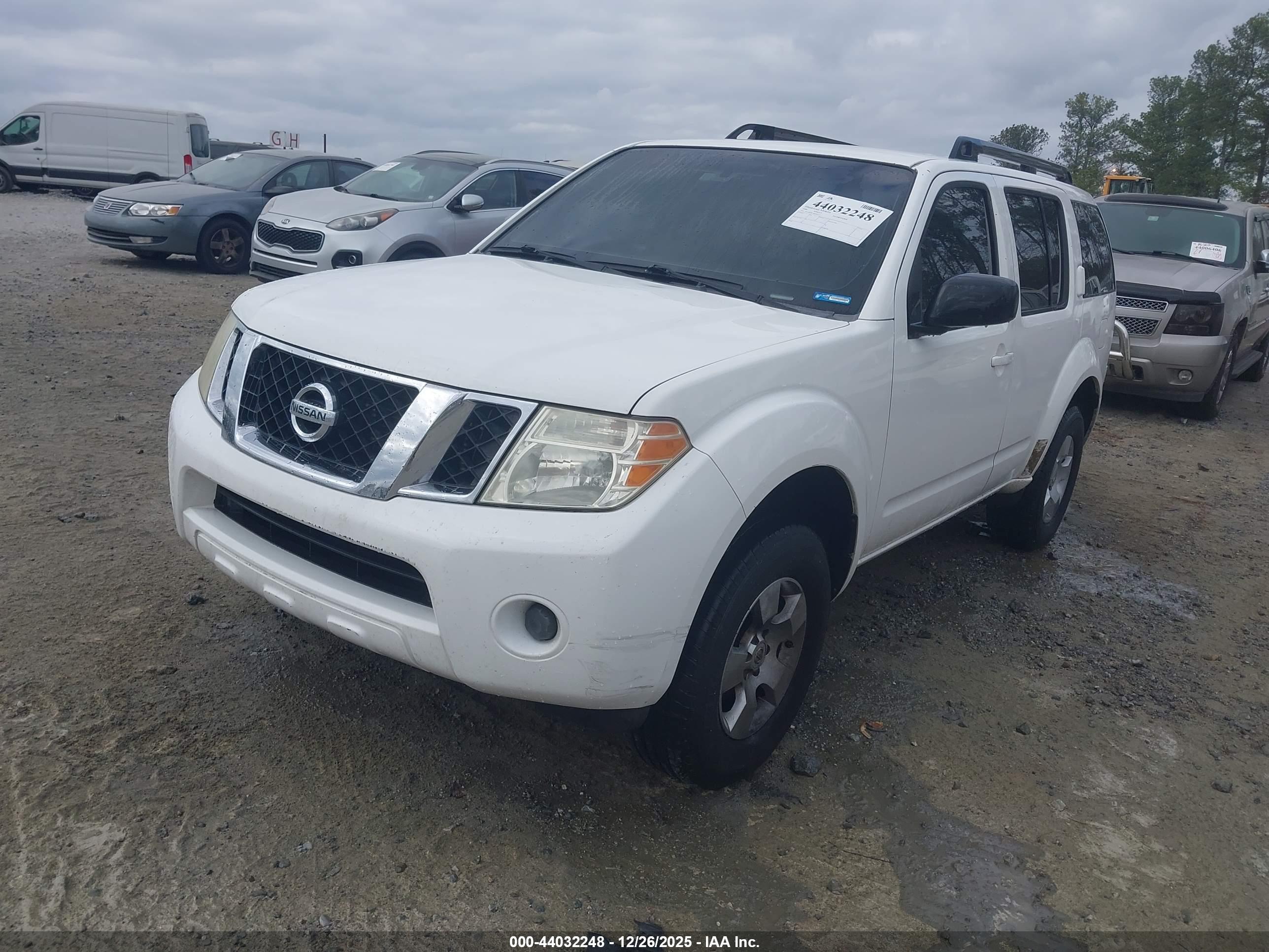 NISSAN PATHFINDER image 2