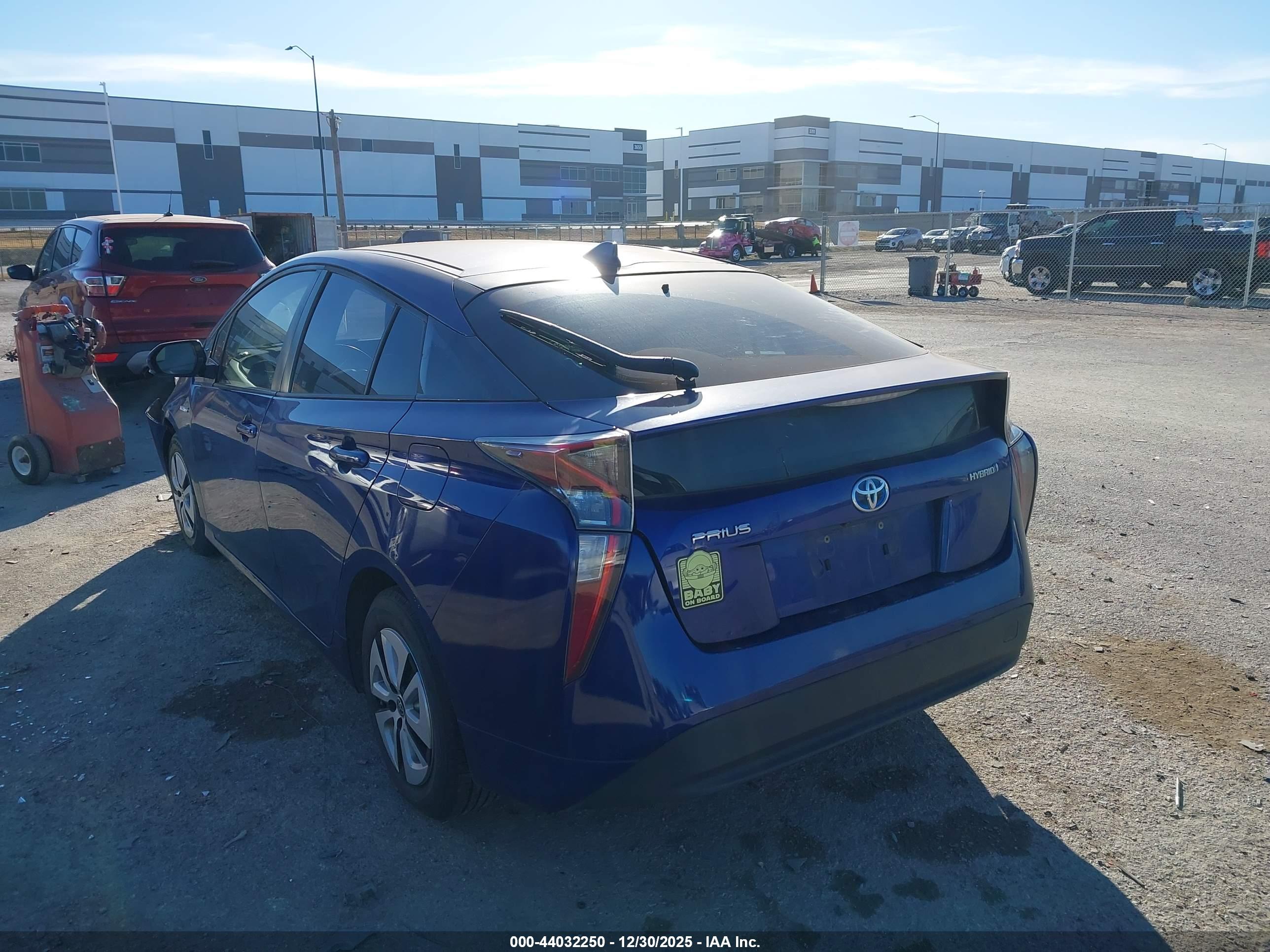 TOYOTA PRIUS image 3