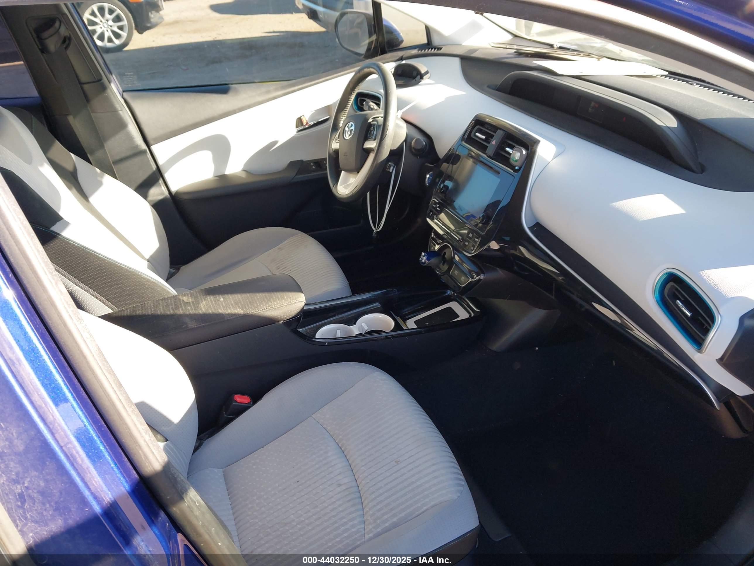 TOYOTA PRIUS image 5