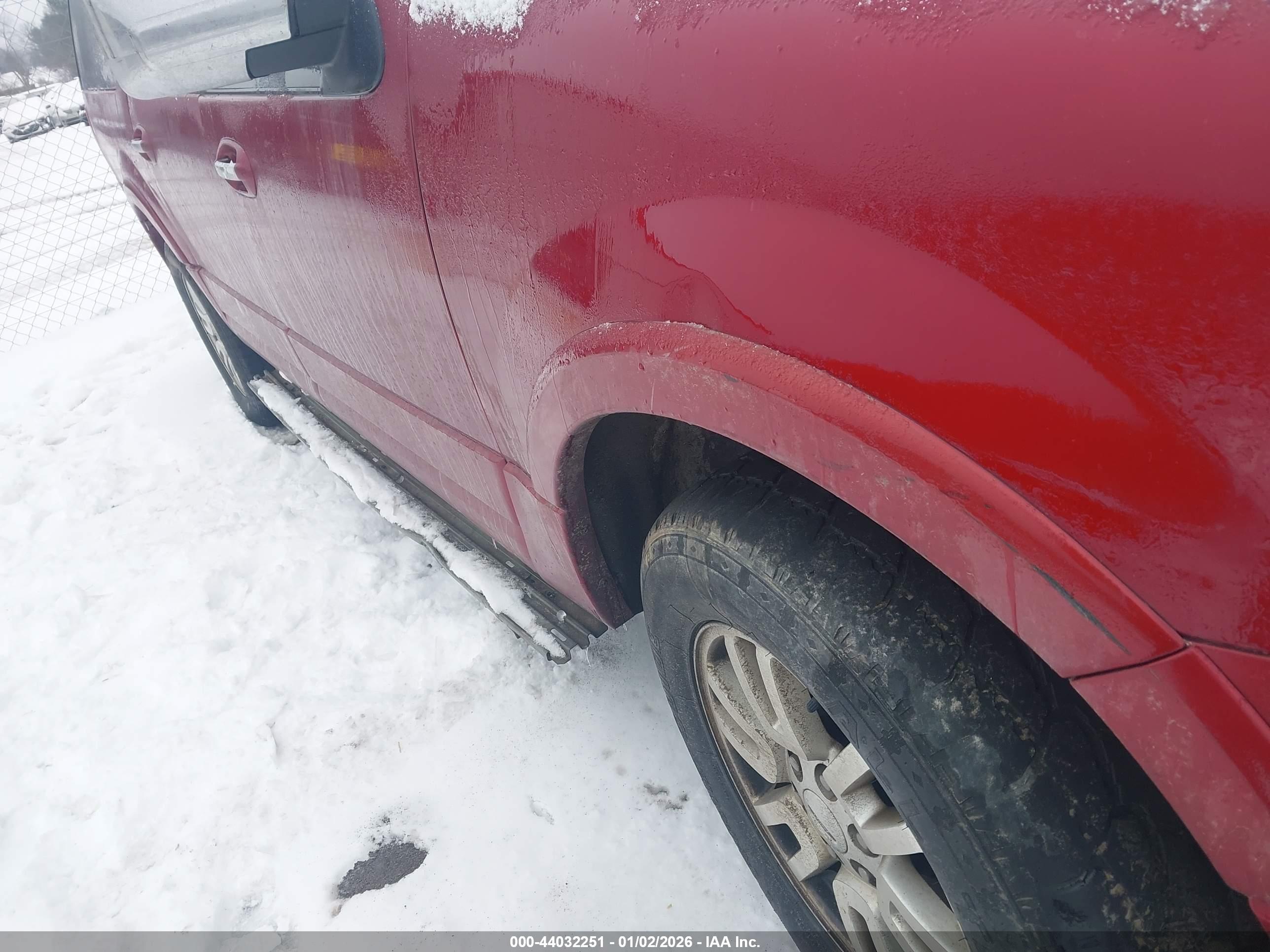 FORD EXPEDITION image 6