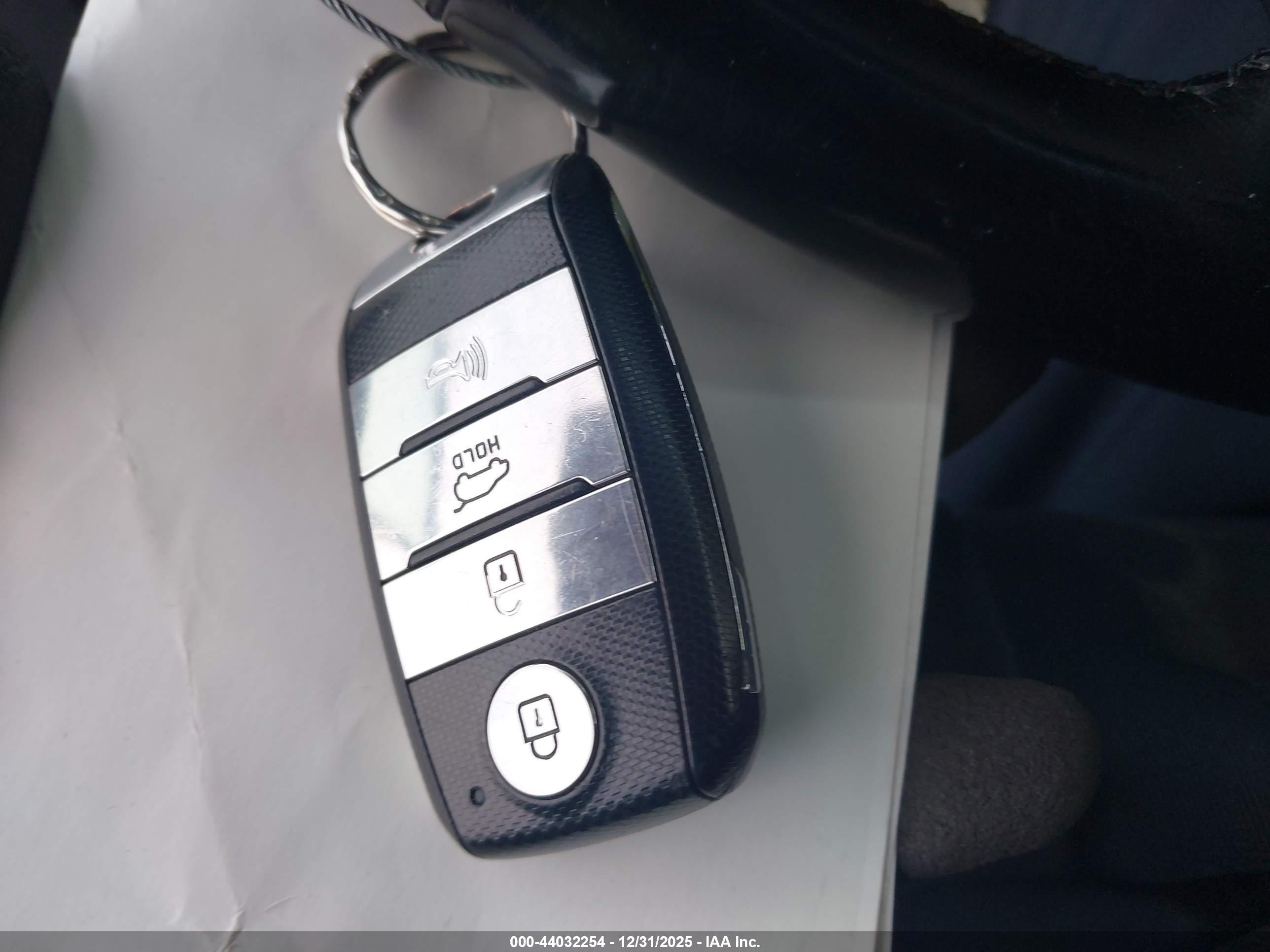 KIA SORENTO image 11