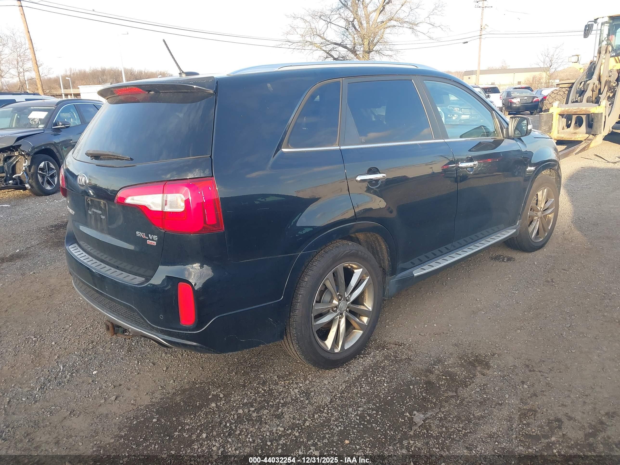 KIA SORENTO image 4