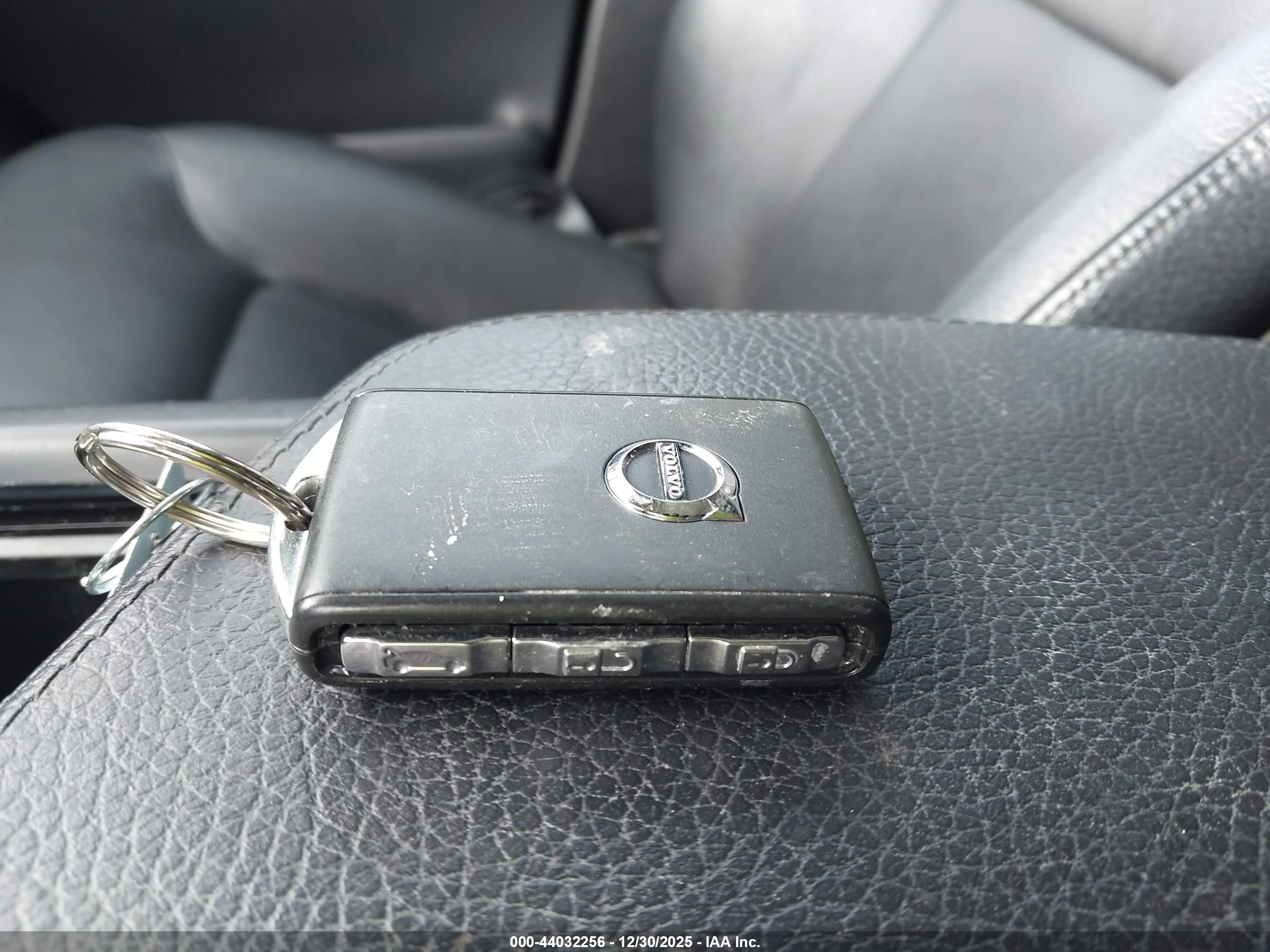 VOLVO XC90 image 11