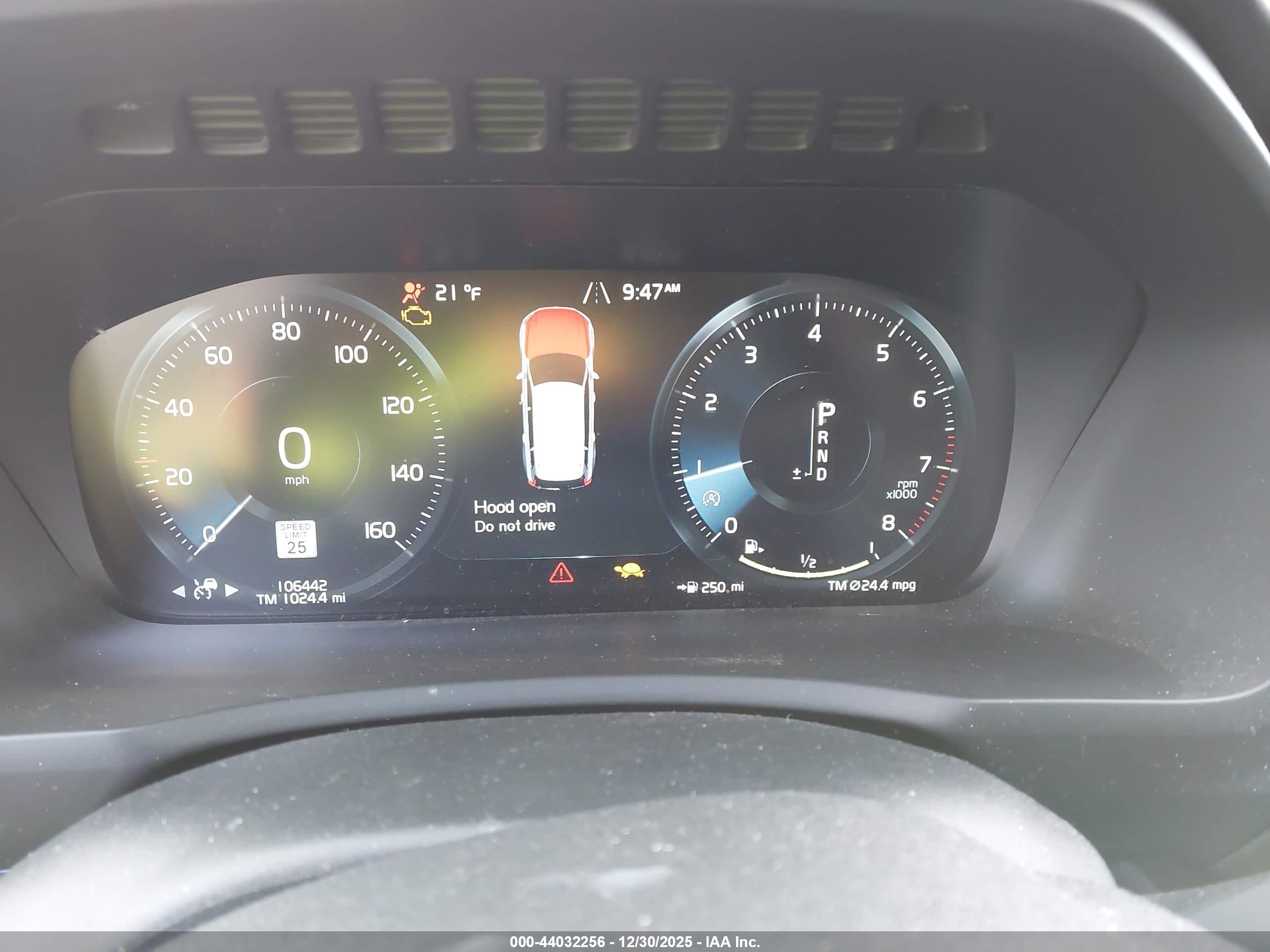 VOLVO XC90 image 7