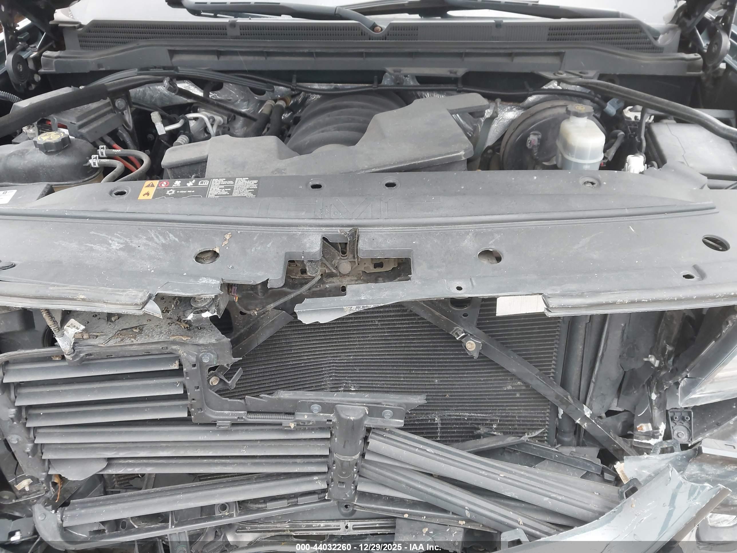 GMC SIERRA image 10