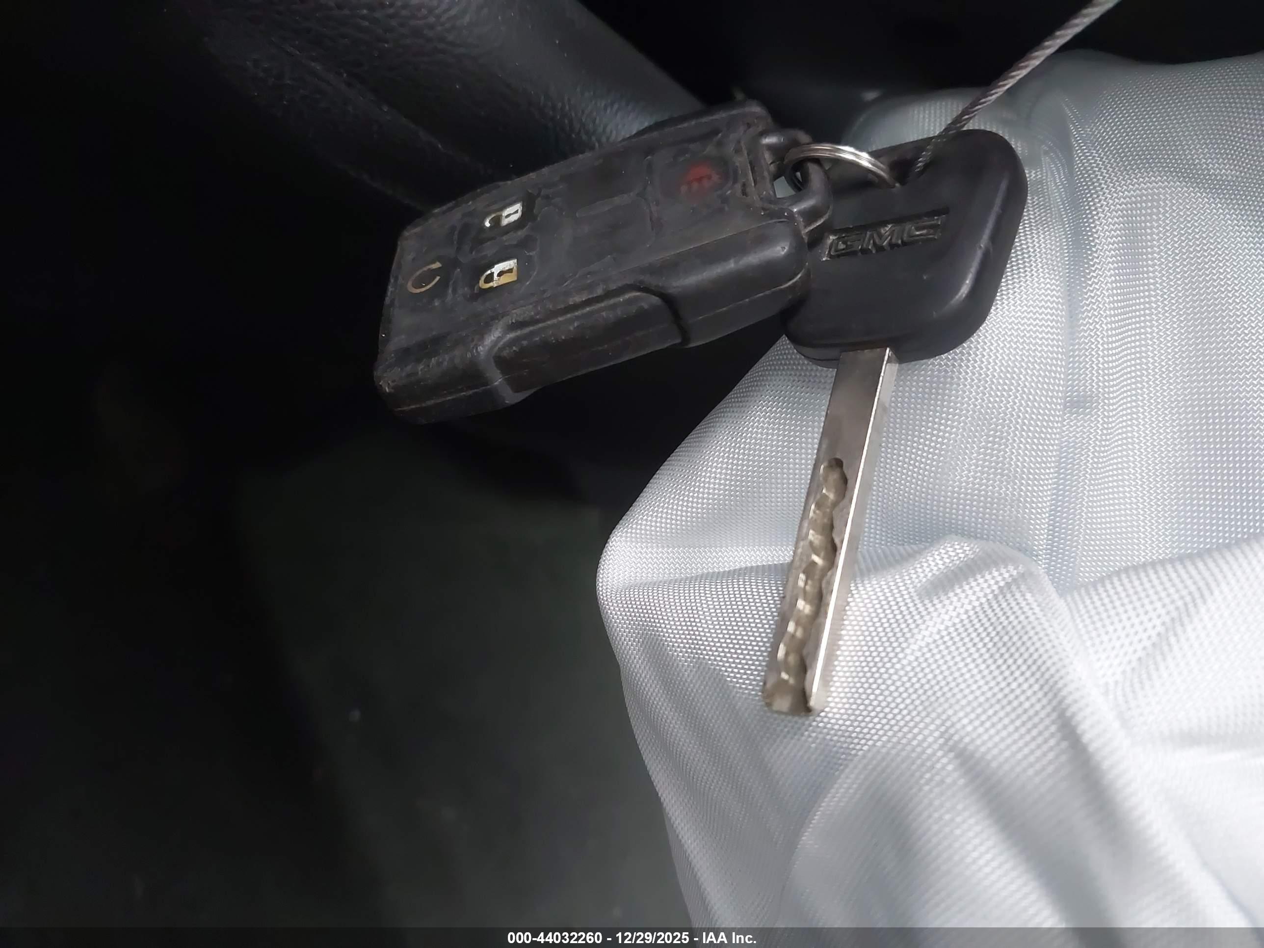 GMC SIERRA image 11