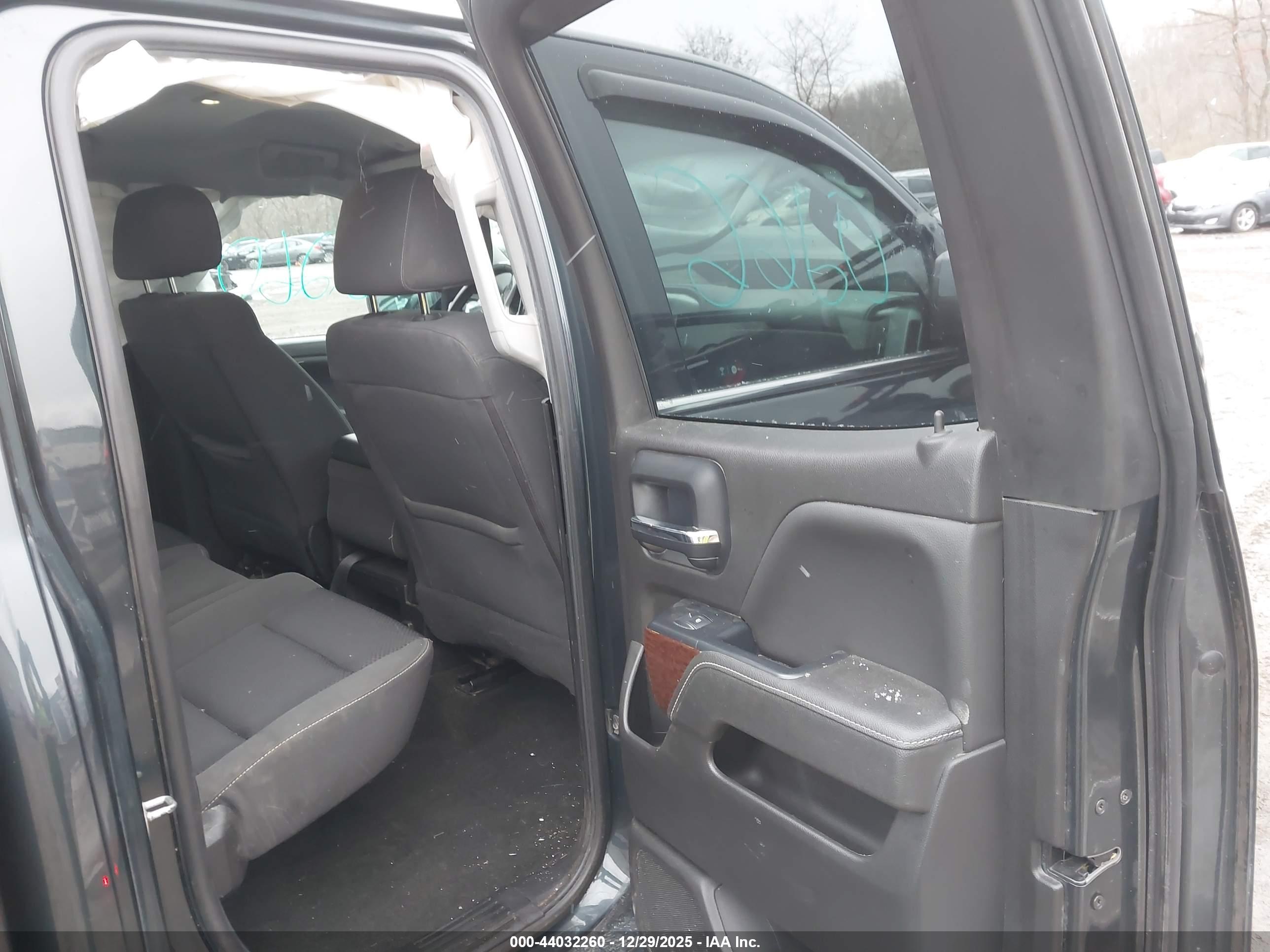 GMC SIERRA image 8