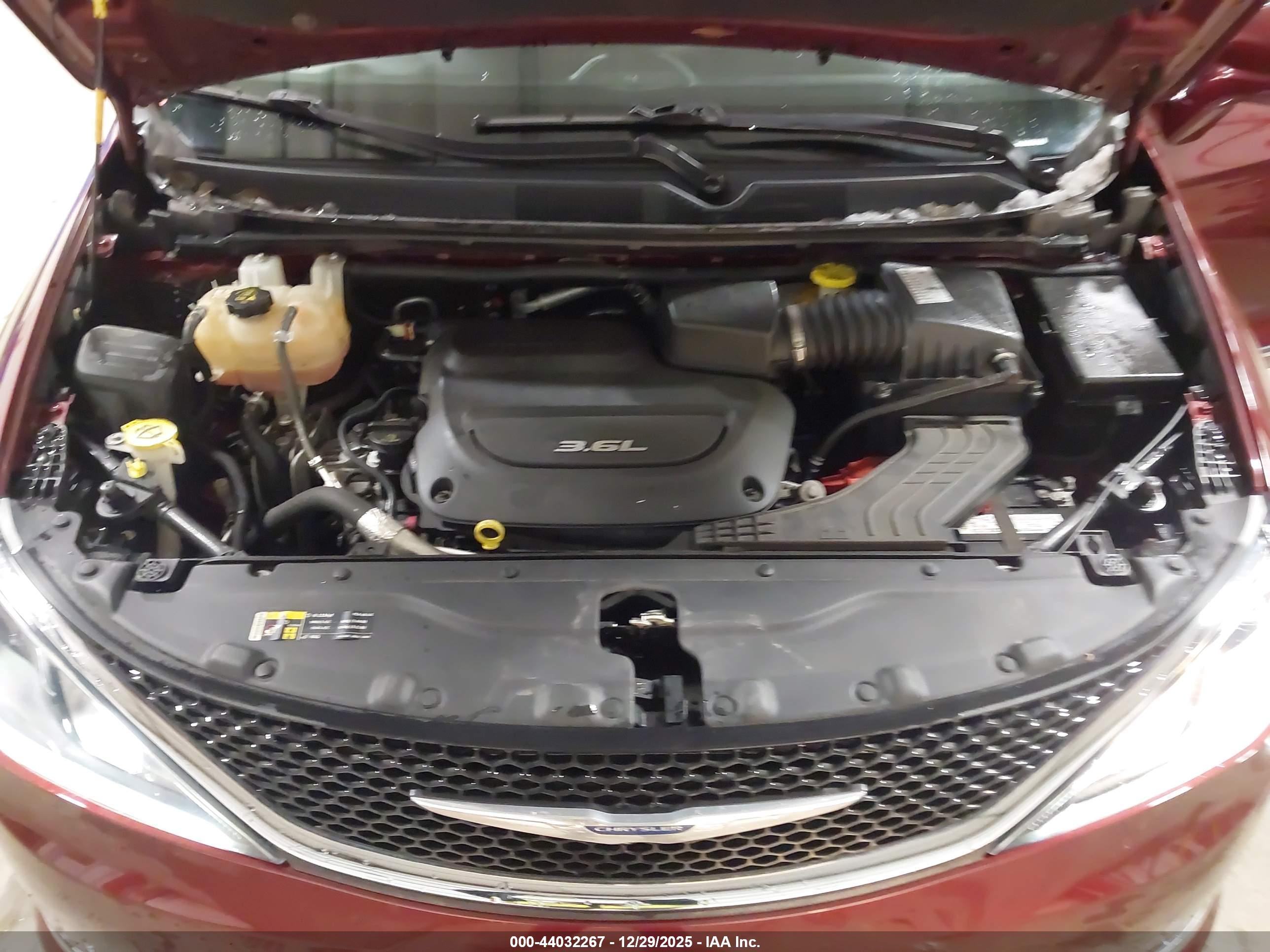 CHRYSLER PACIFICA image 10