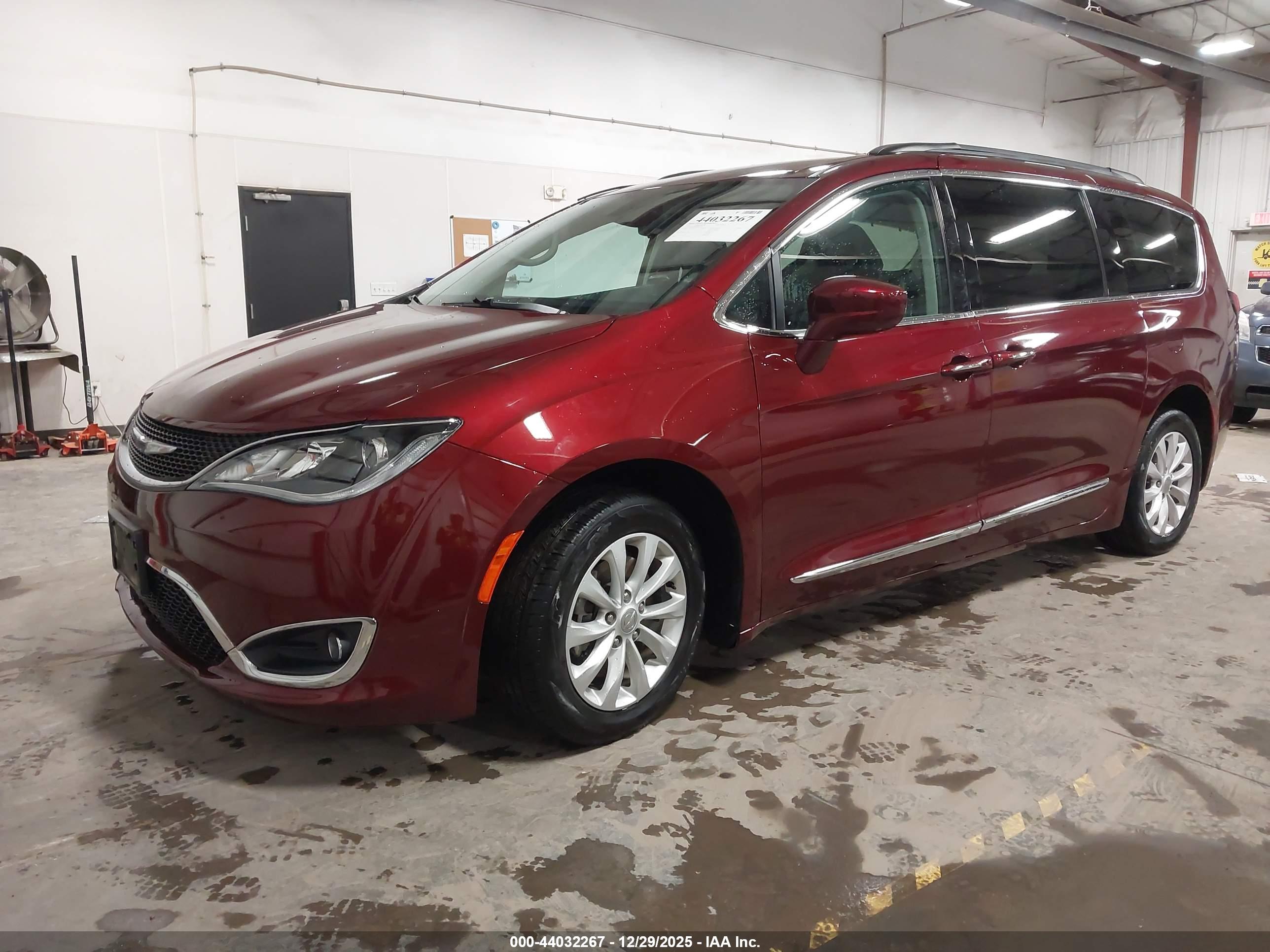 CHRYSLER PACIFICA image 2
