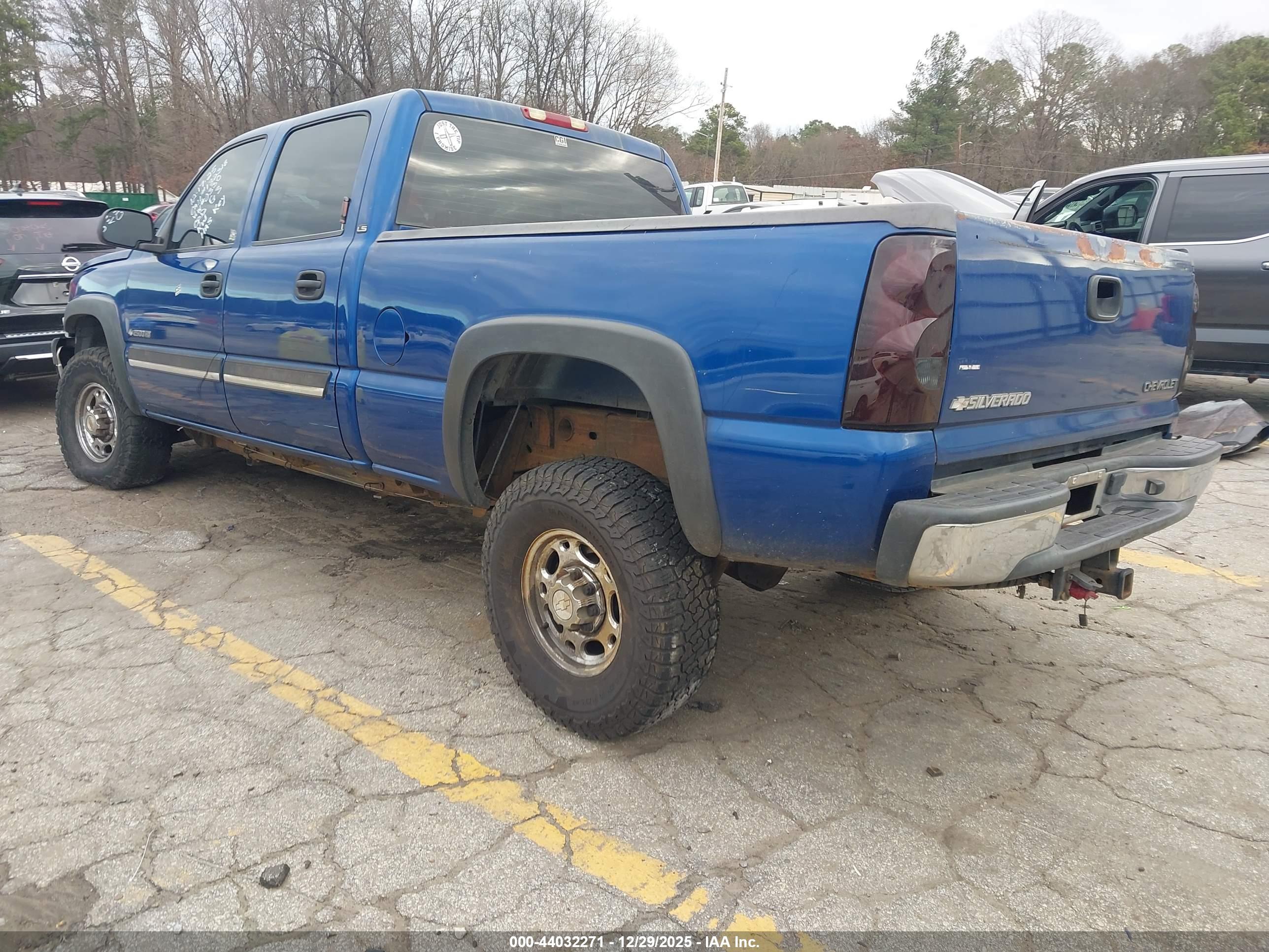CHEVROLET SILVERADO image 3