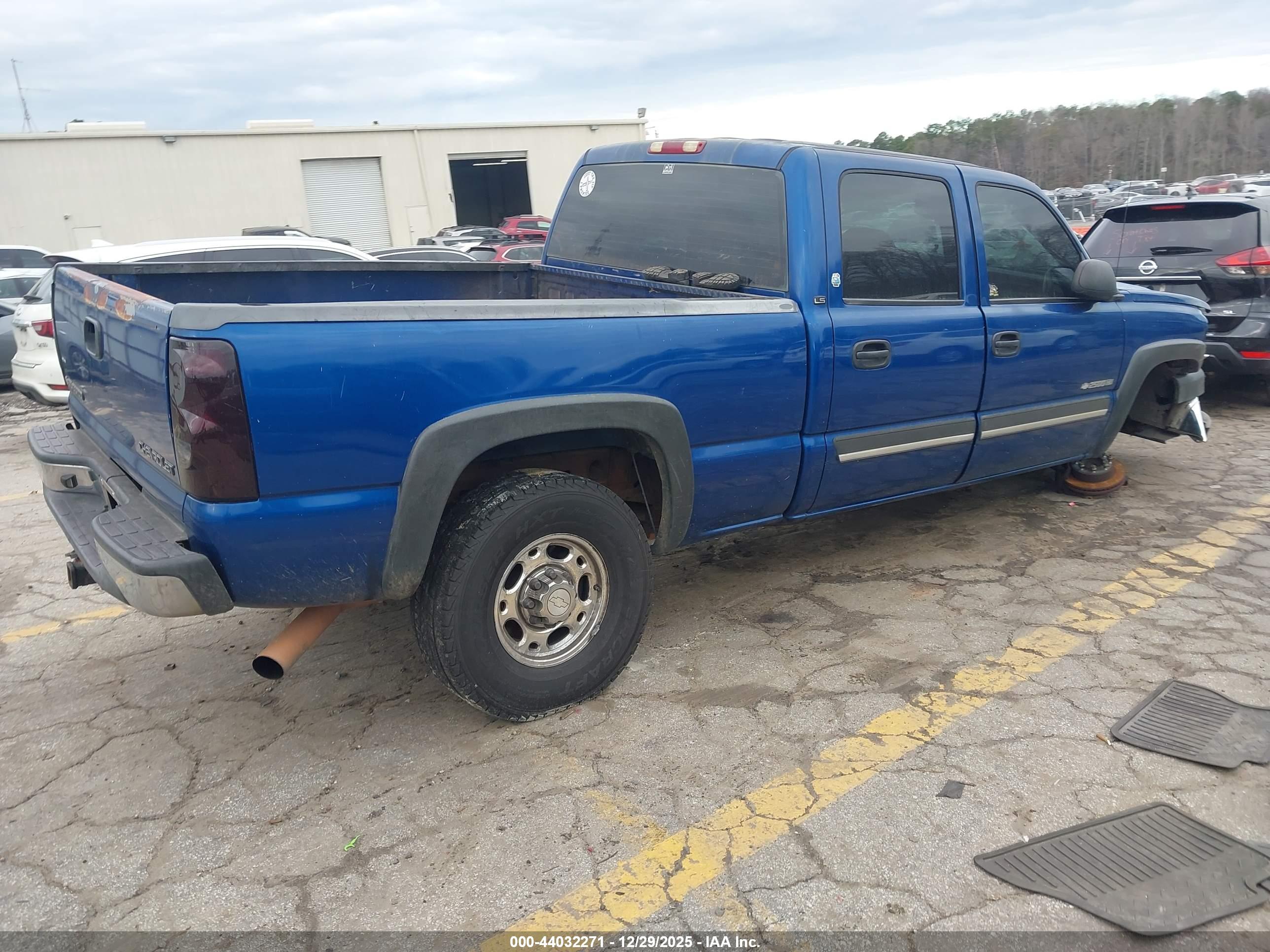 CHEVROLET SILVERADO image 4