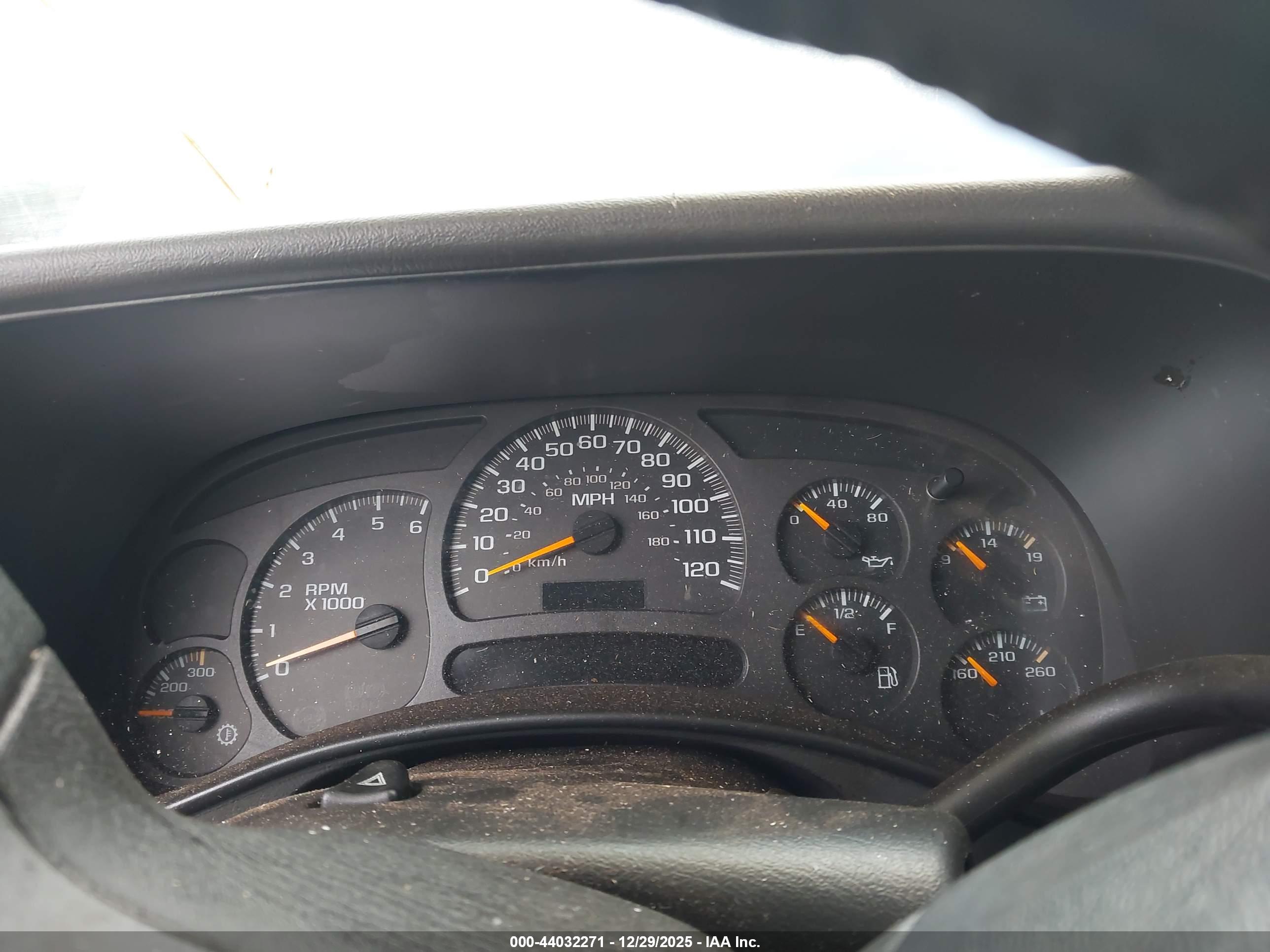 CHEVROLET SILVERADO image 7