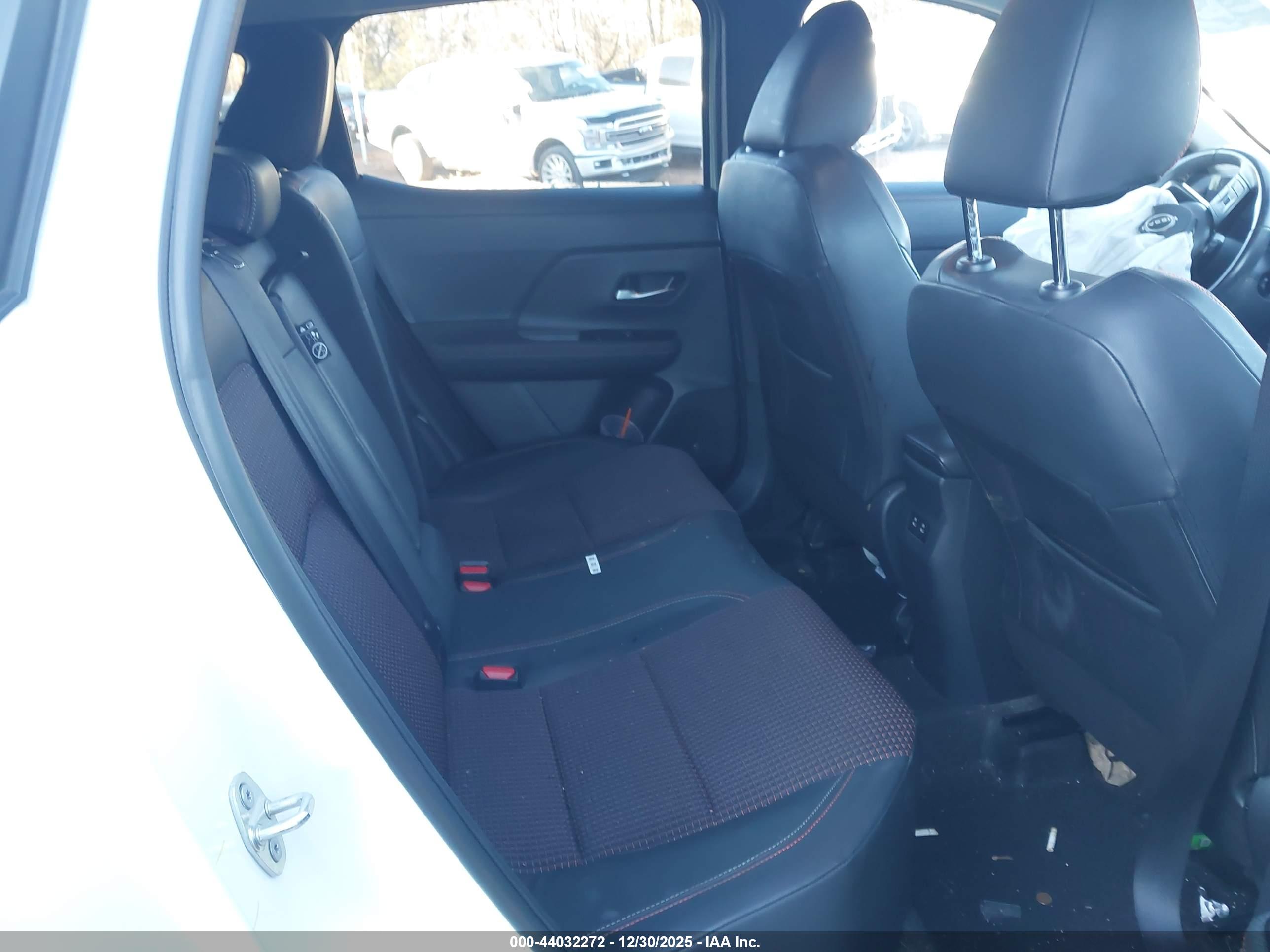 NISSAN KICKS image 8