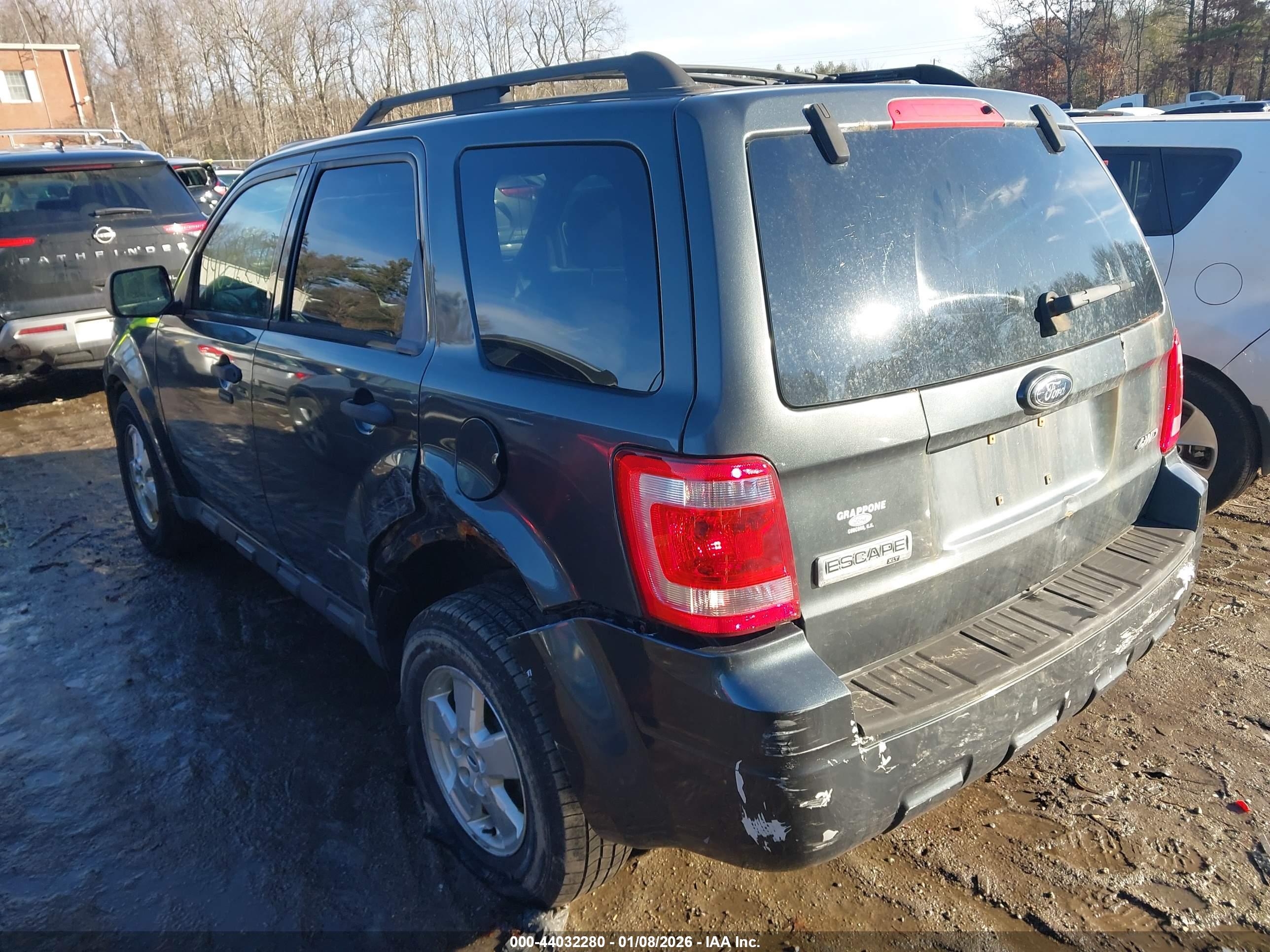 FORD ESCAPE image 3