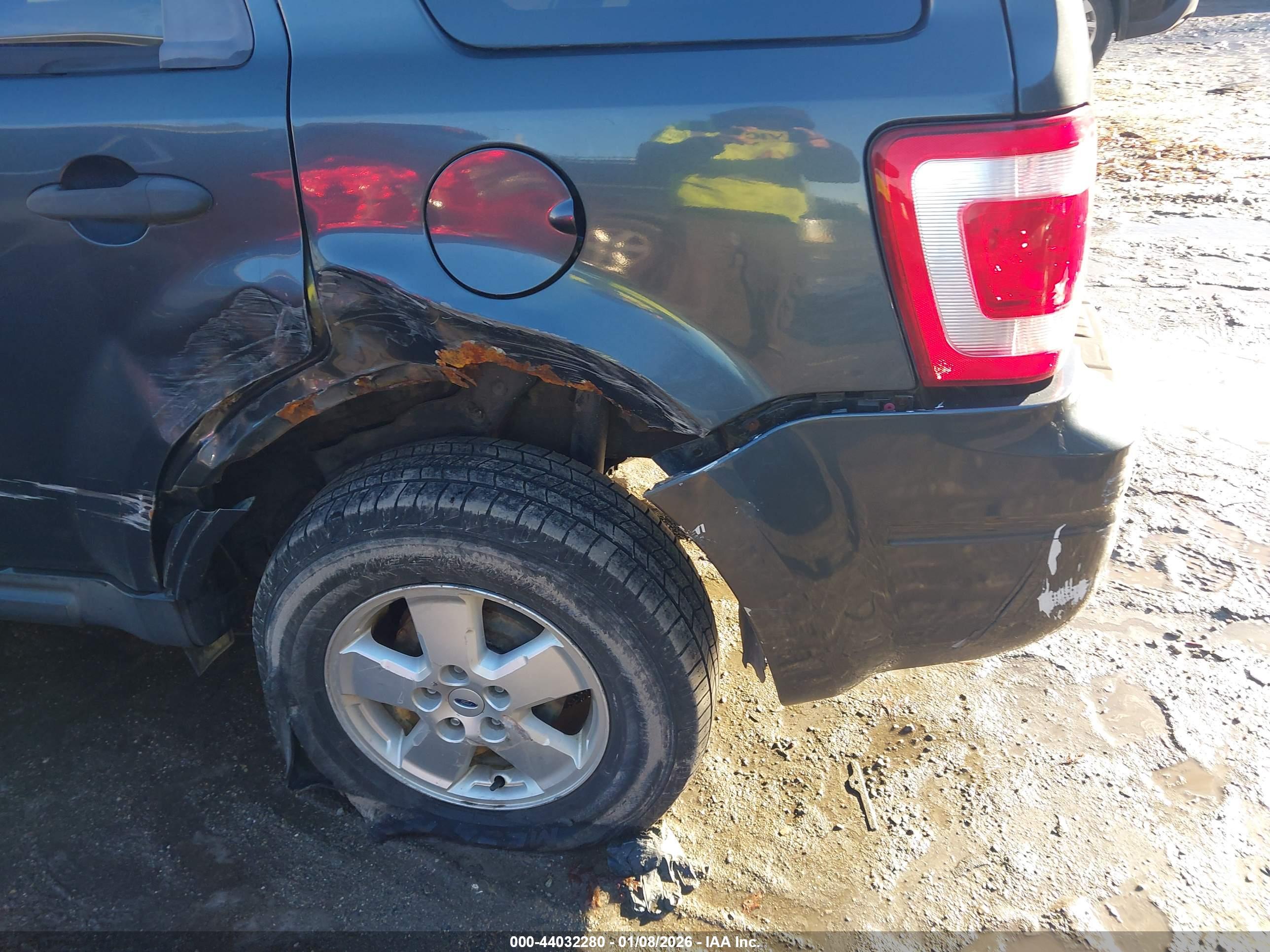 FORD ESCAPE image 6