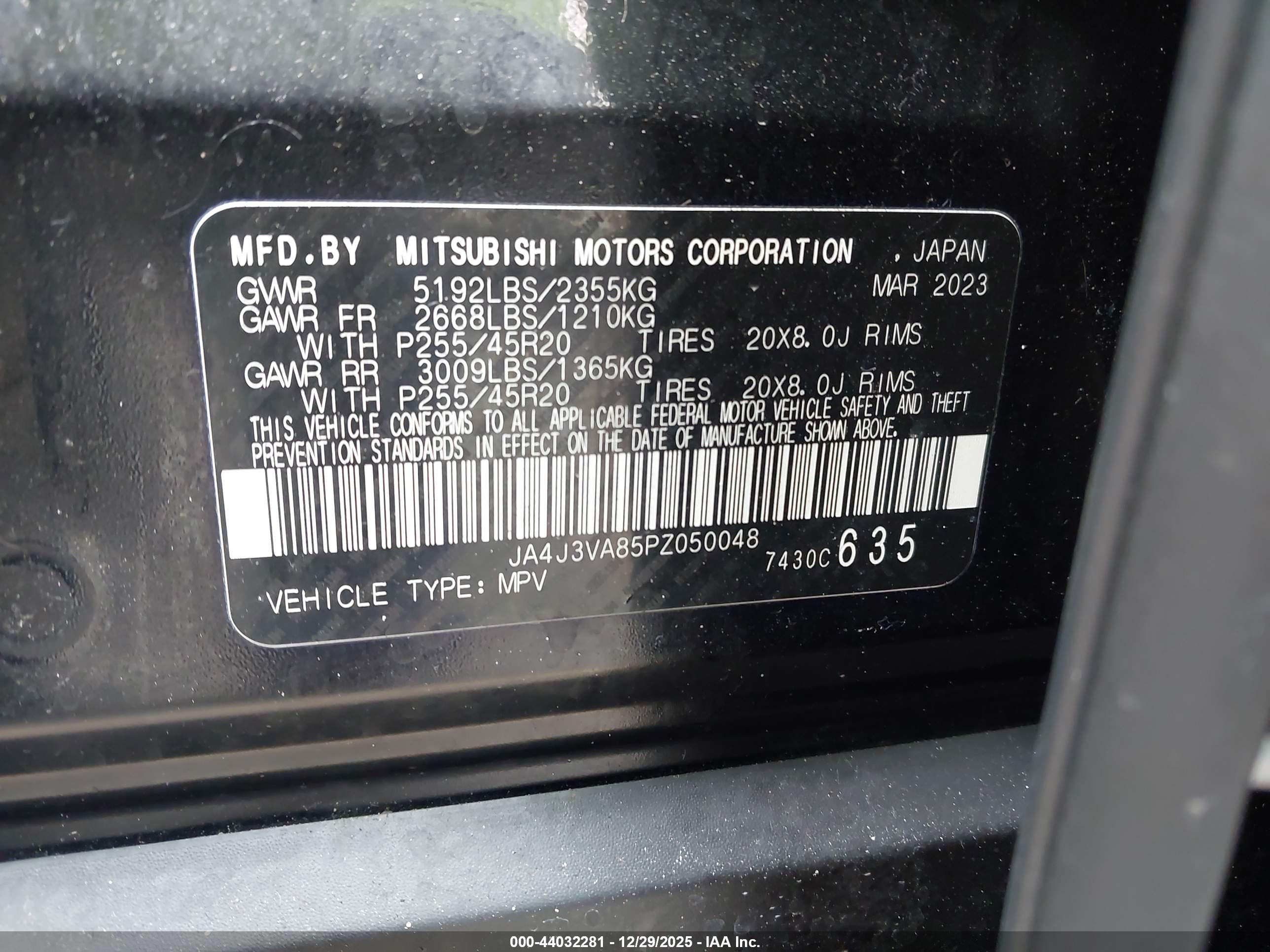 MITSUBISHI OUTLANDER image 9