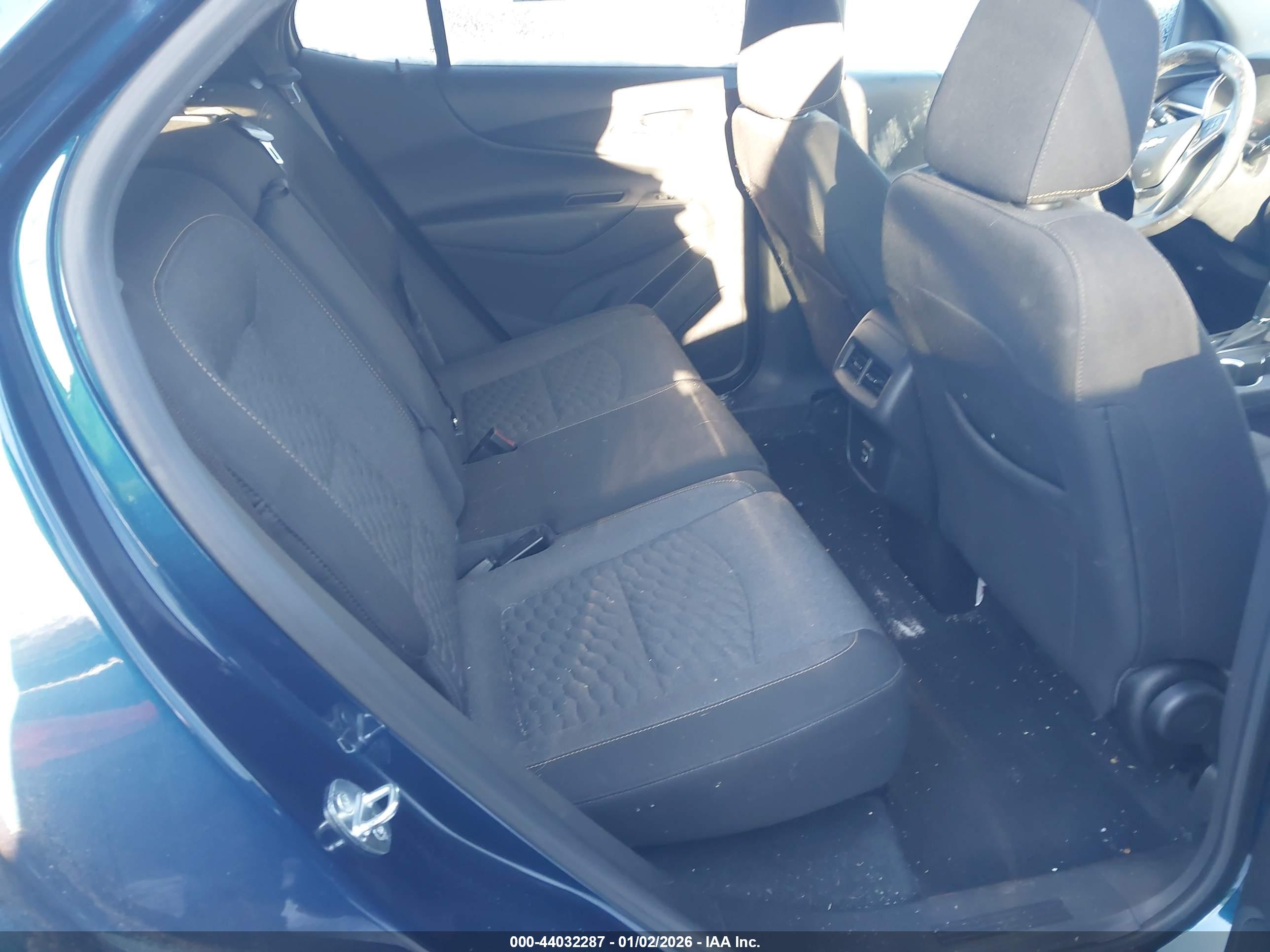 CHEVROLET EQUINOX image 8