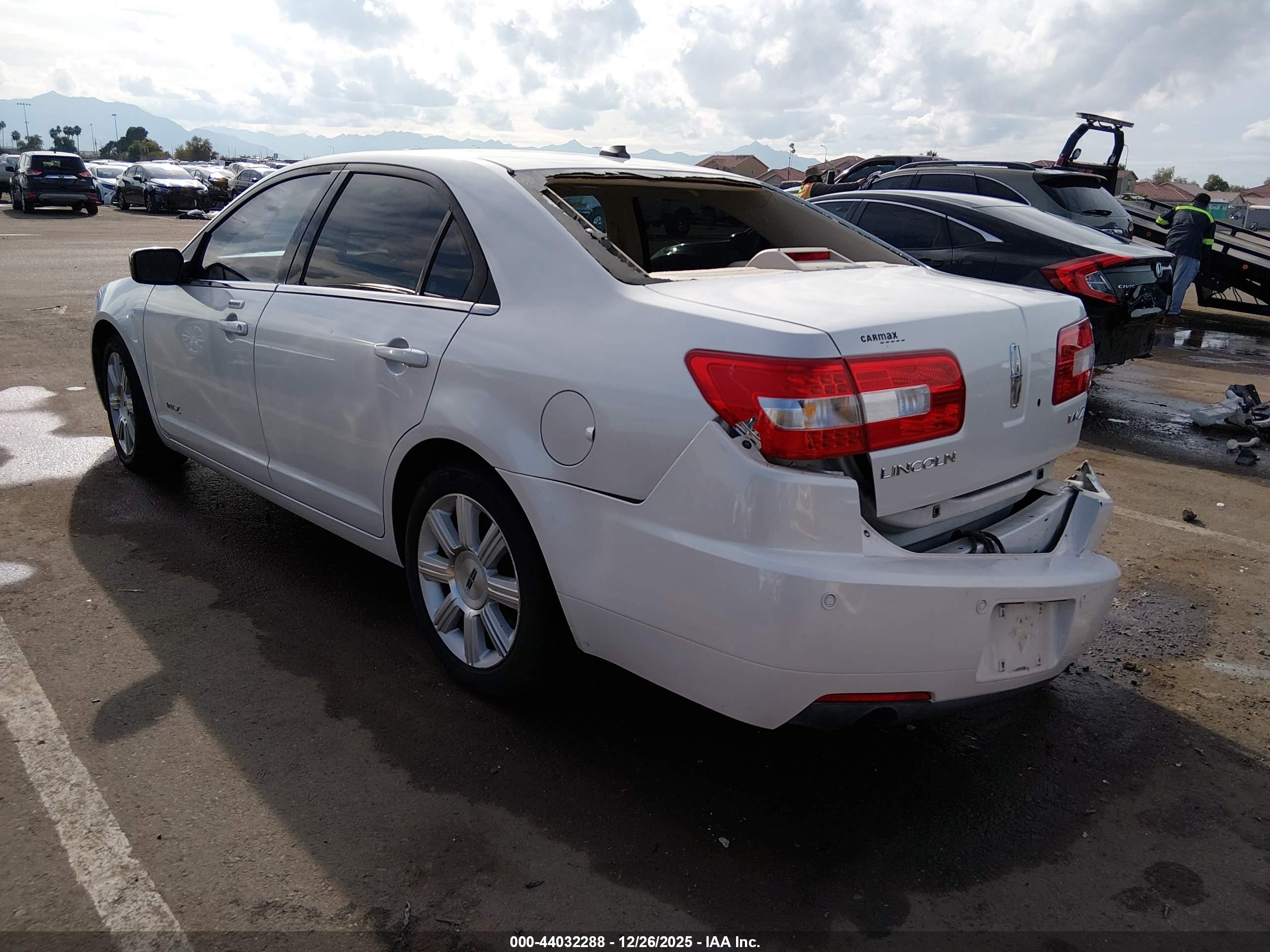 LINCOLN MKZ image 3