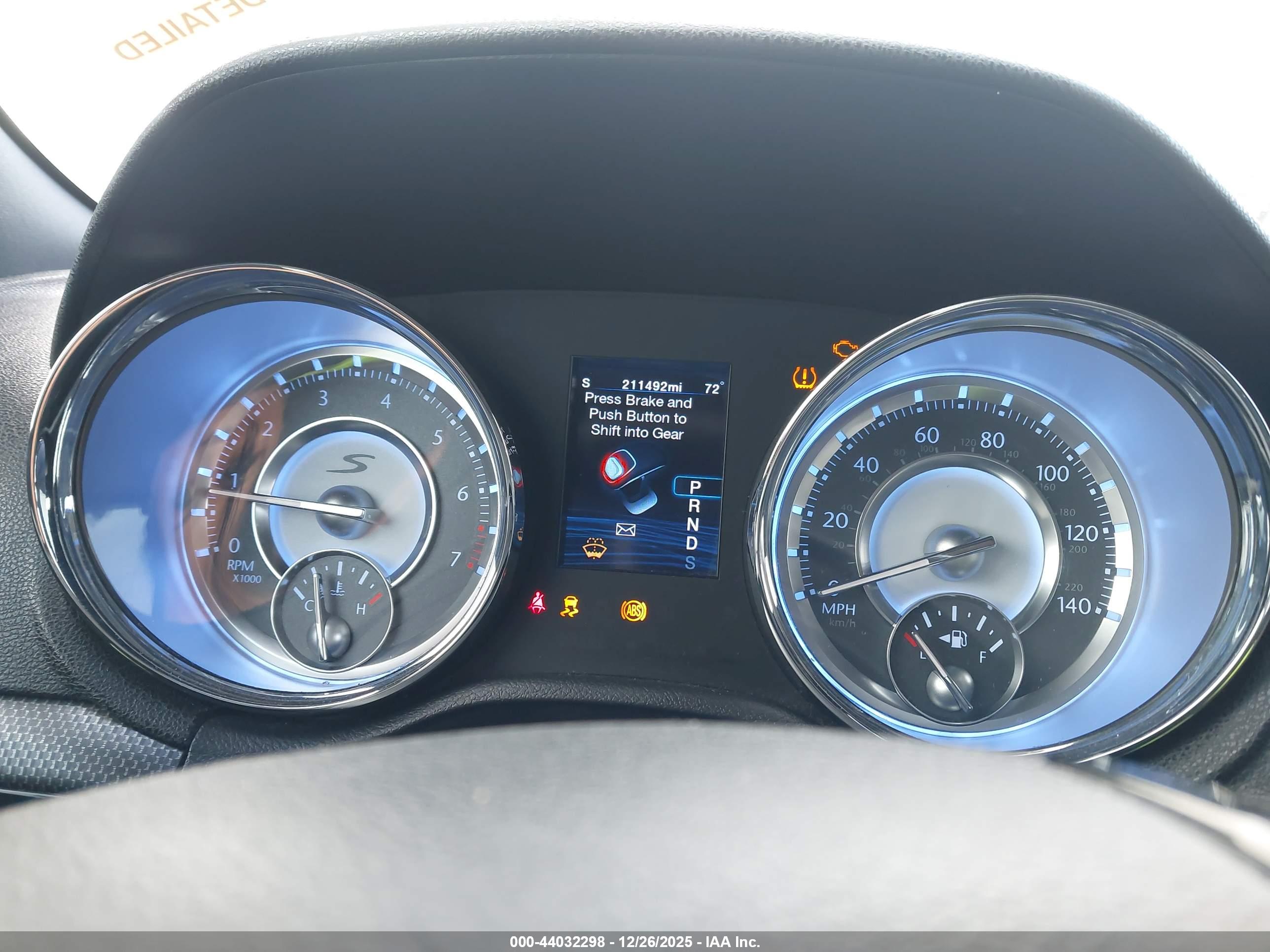CHRYSLER 300 image 7