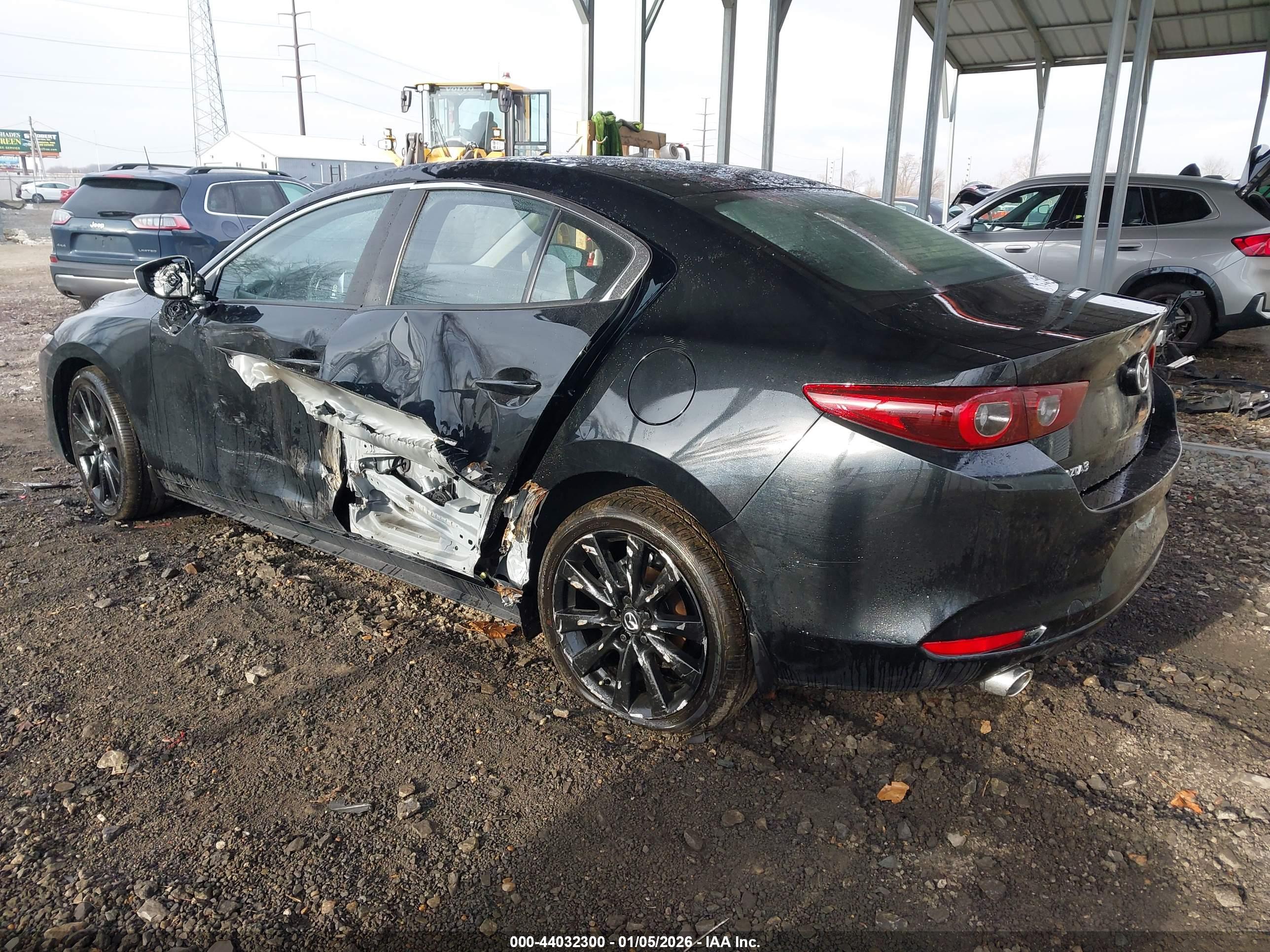 MAZDA MAZDA3 image 3