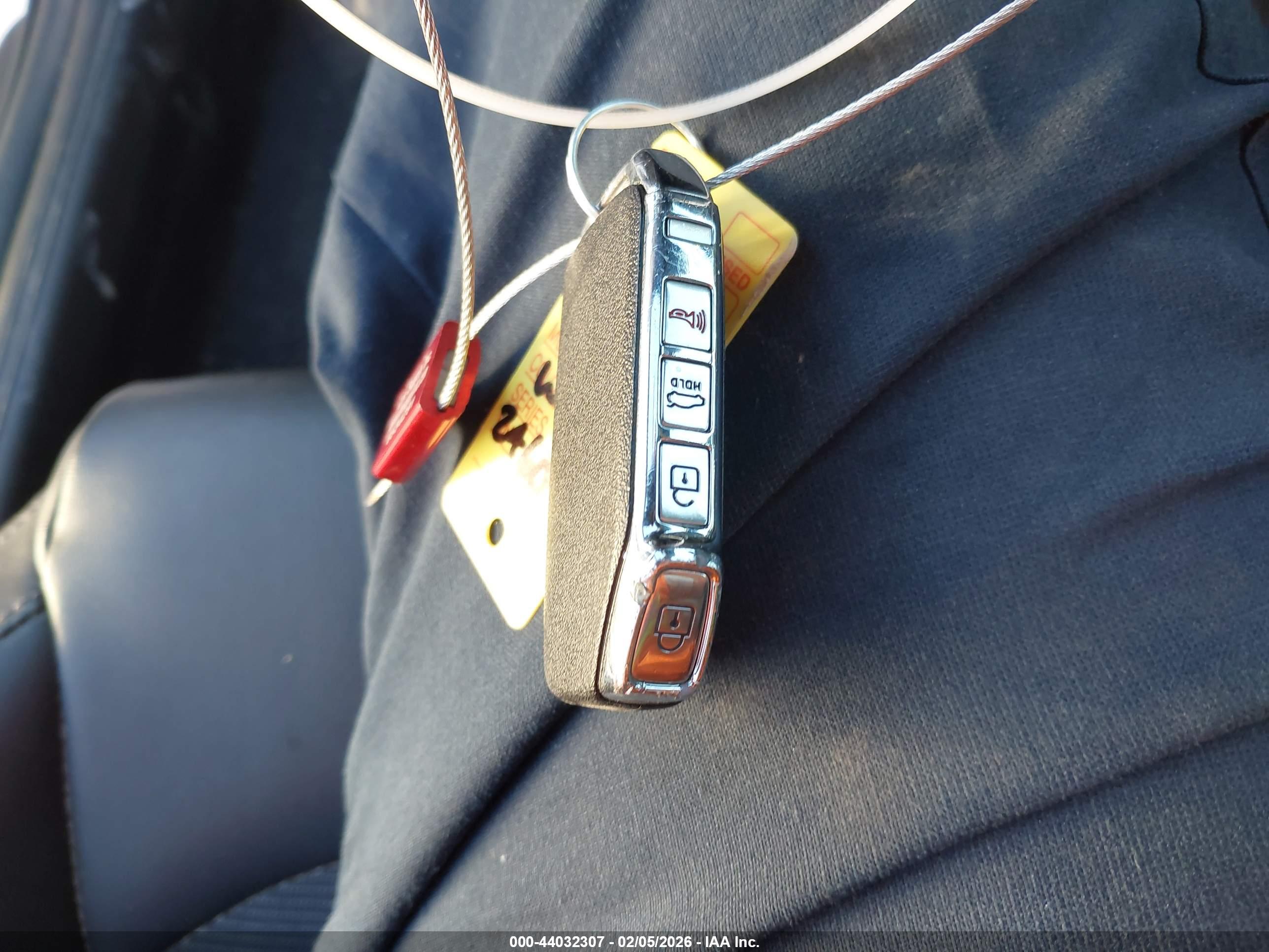 KIA K5 image 11