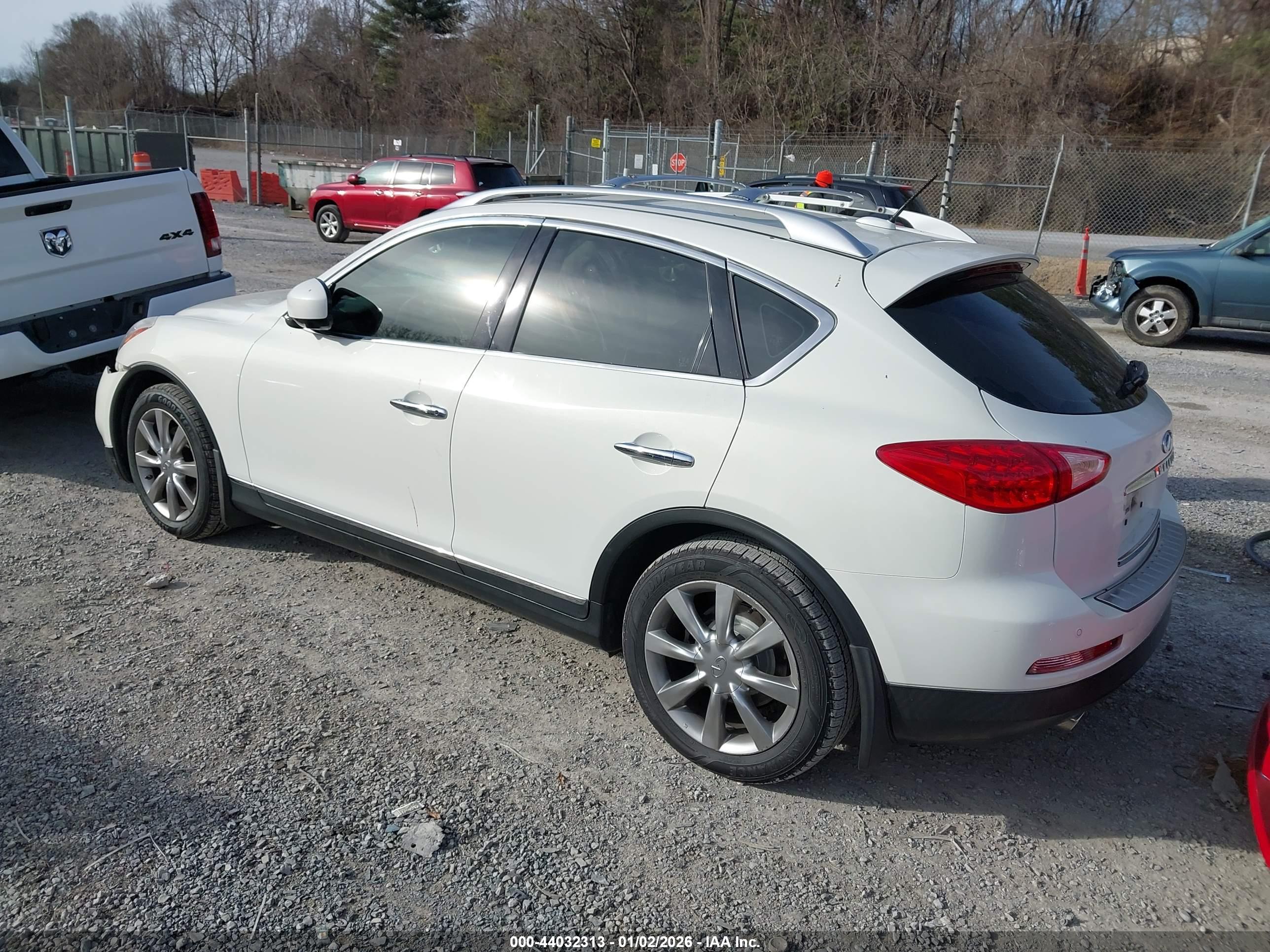 INFINITI EX35 image 3