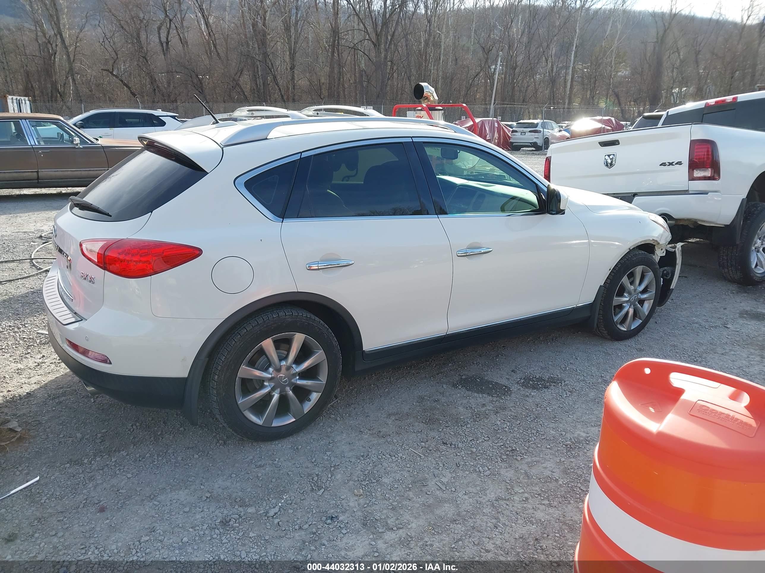 INFINITI EX35 image 4