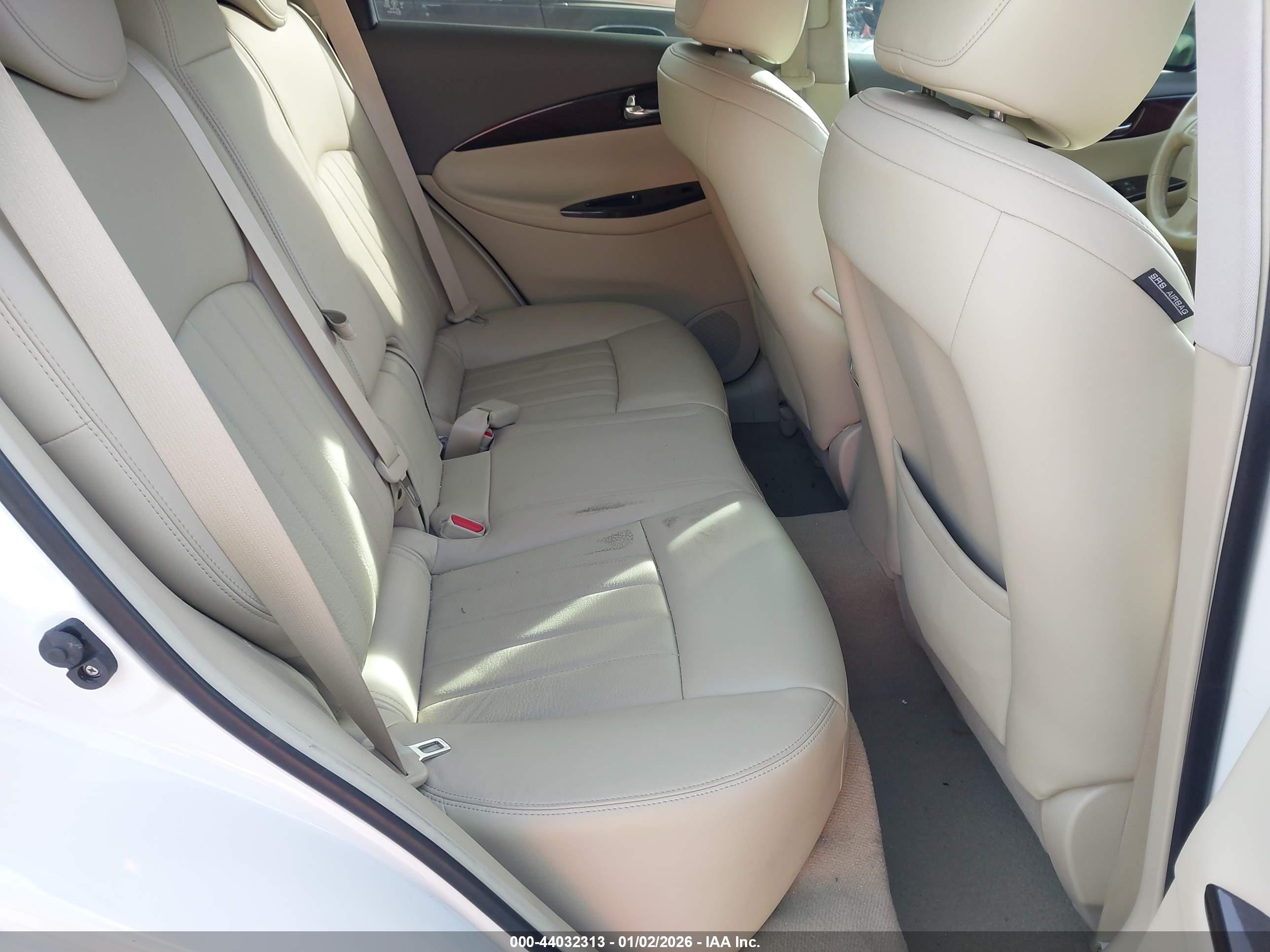 INFINITI EX35 image 8
