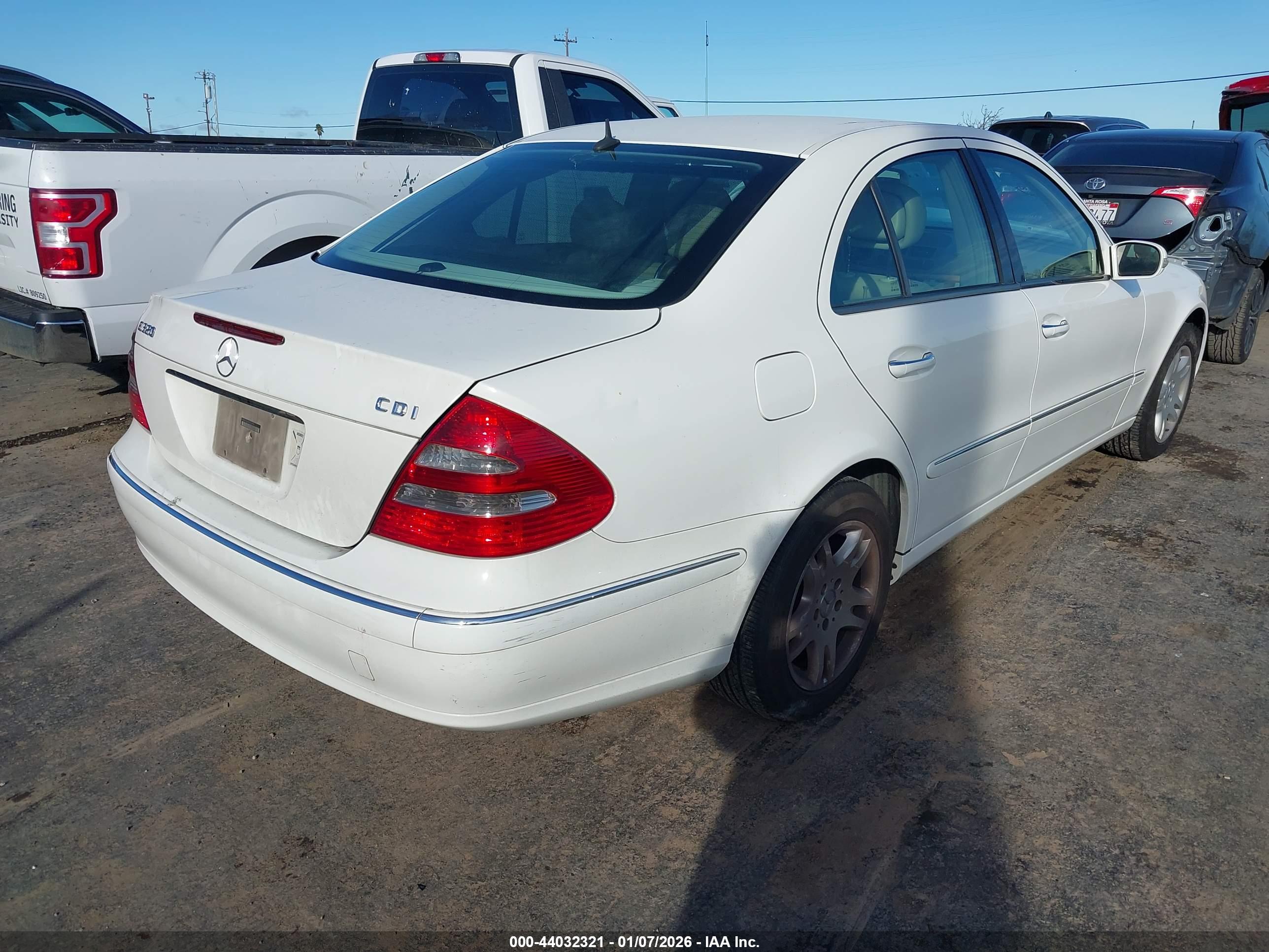 MERCEDES-BENZ E image 4