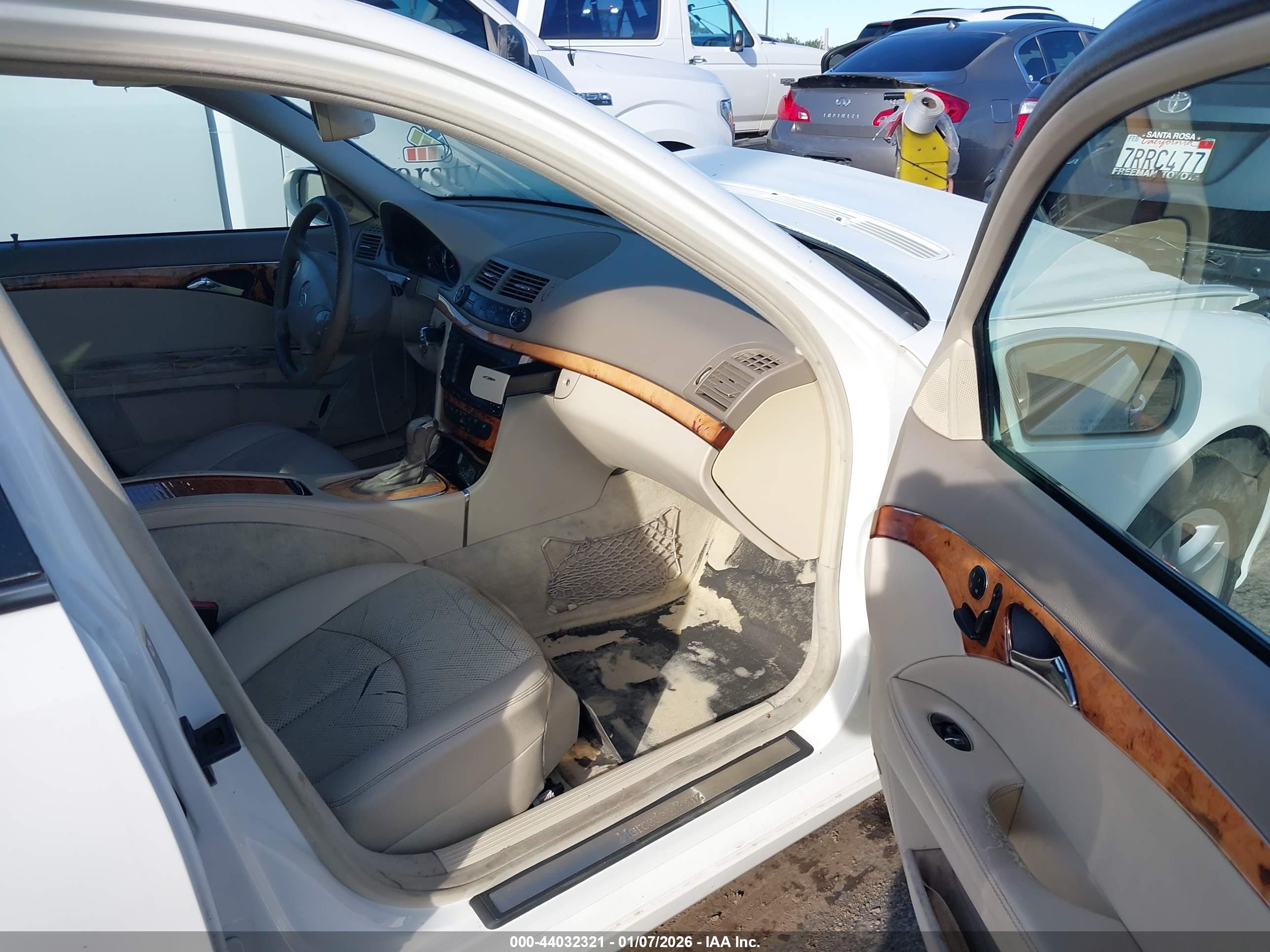 MERCEDES-BENZ E image 5